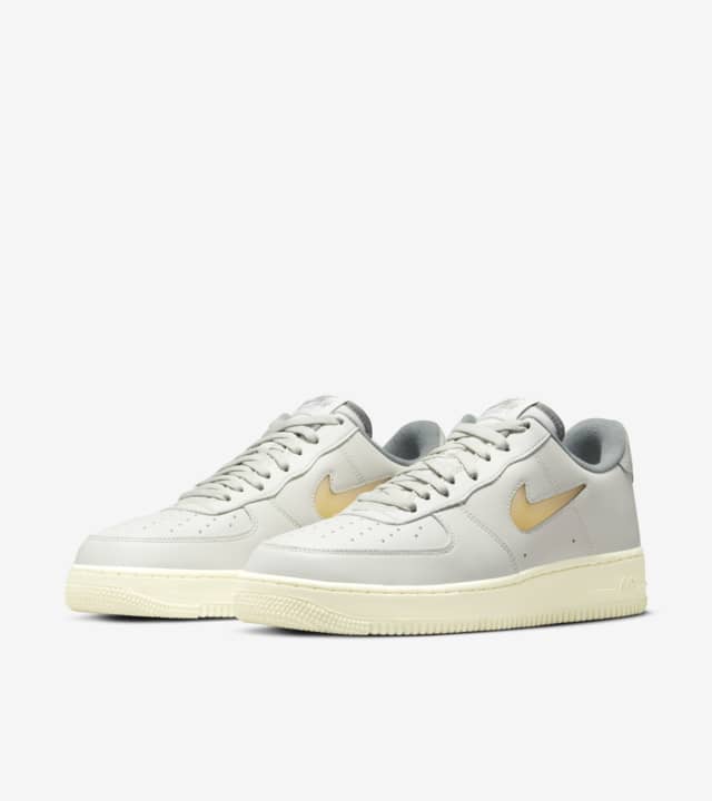 nike air force 1 07 lx￥849该款 air force 1 light bone and
