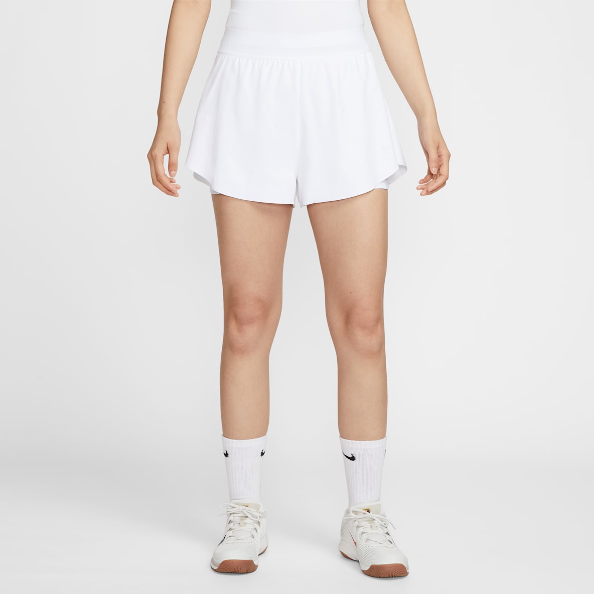 NikeCourt Ace Advantage Dri-FIT 女子速干网球短裤