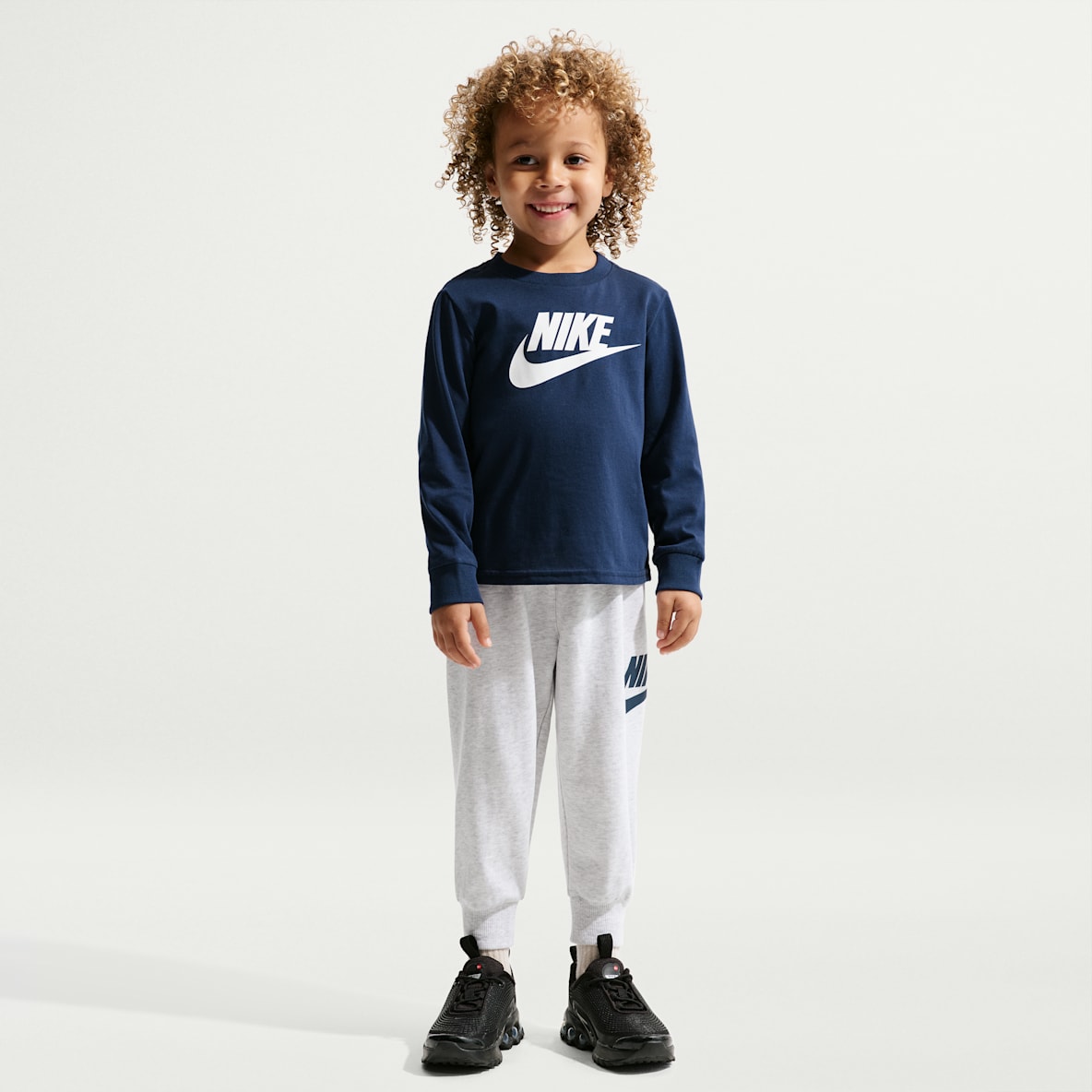 Nike 婴童长袖T恤和法式毛圈长裤套装