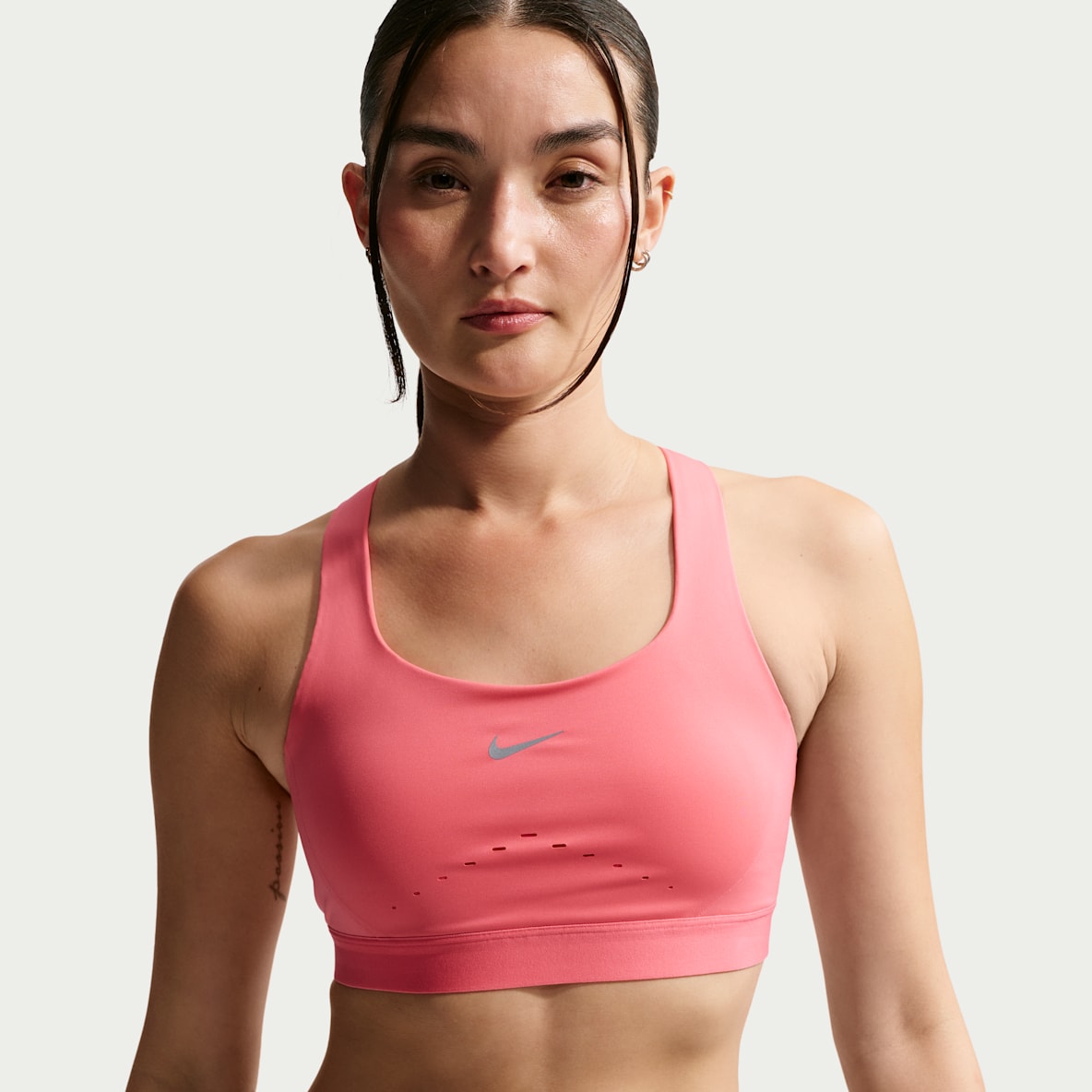 Nike Swift 女子速干高强度支撑轻衬运动内衣