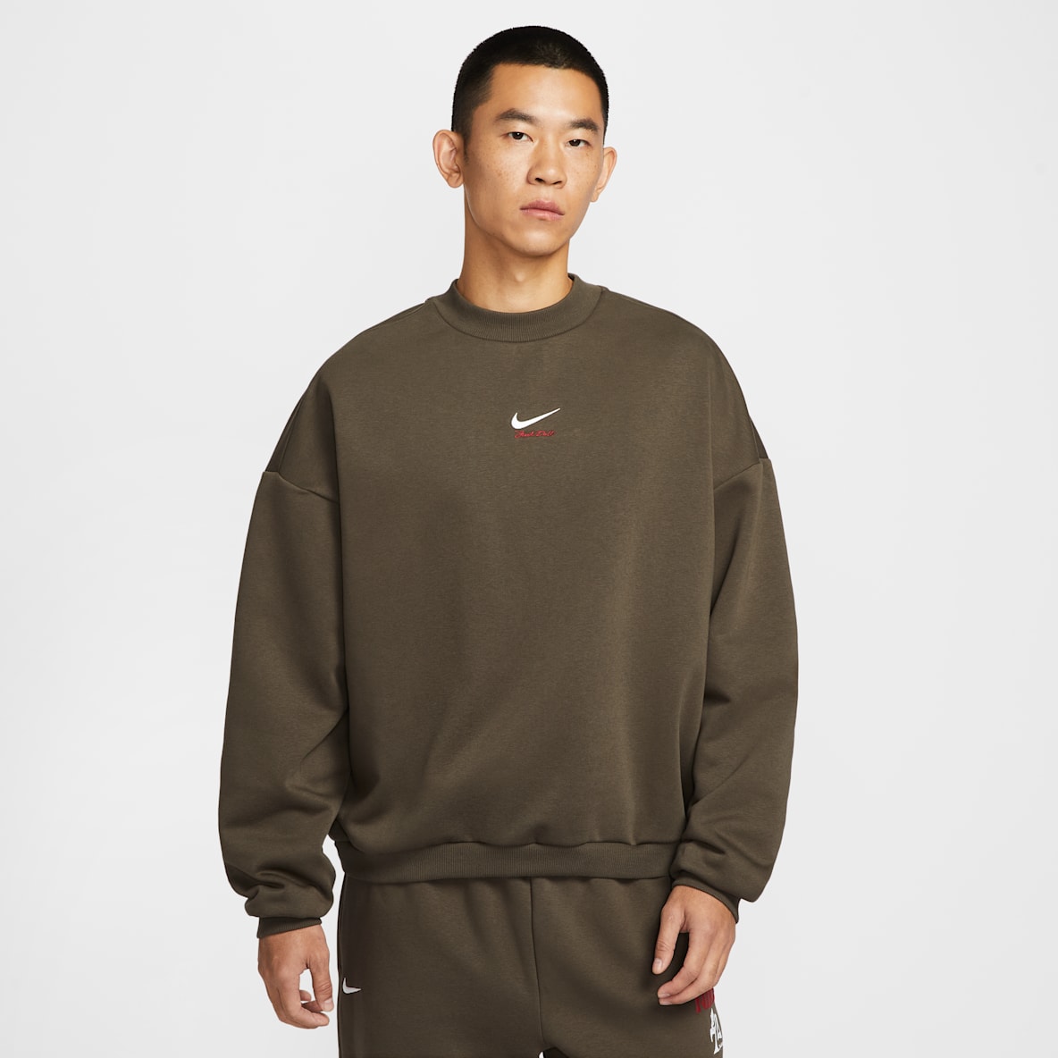 Nike Standard Issue 马年限定脱缰系列 Nike Standard Issue 马年限定脱缰系列 Therma-FIT 新年款男子篮球加绒圆领上衣