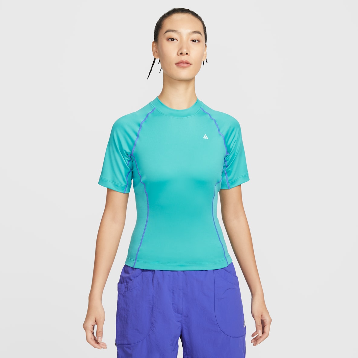 Nike ACG Dri-FIT 女子速干修身短袖运动上衣