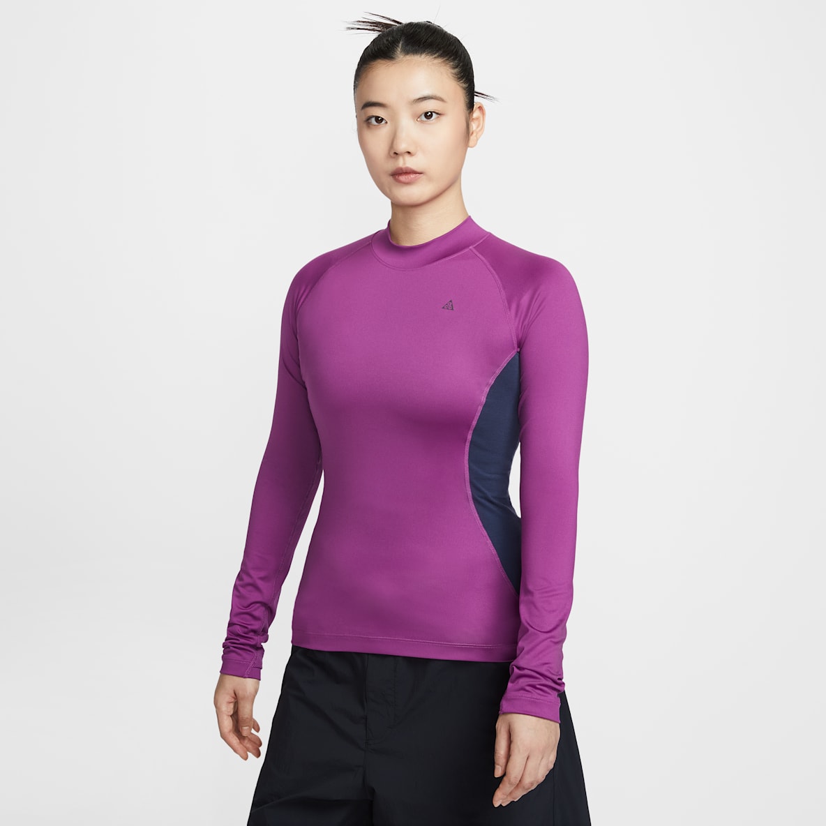 Nike ACG 女子速干长袖修身运动上衣