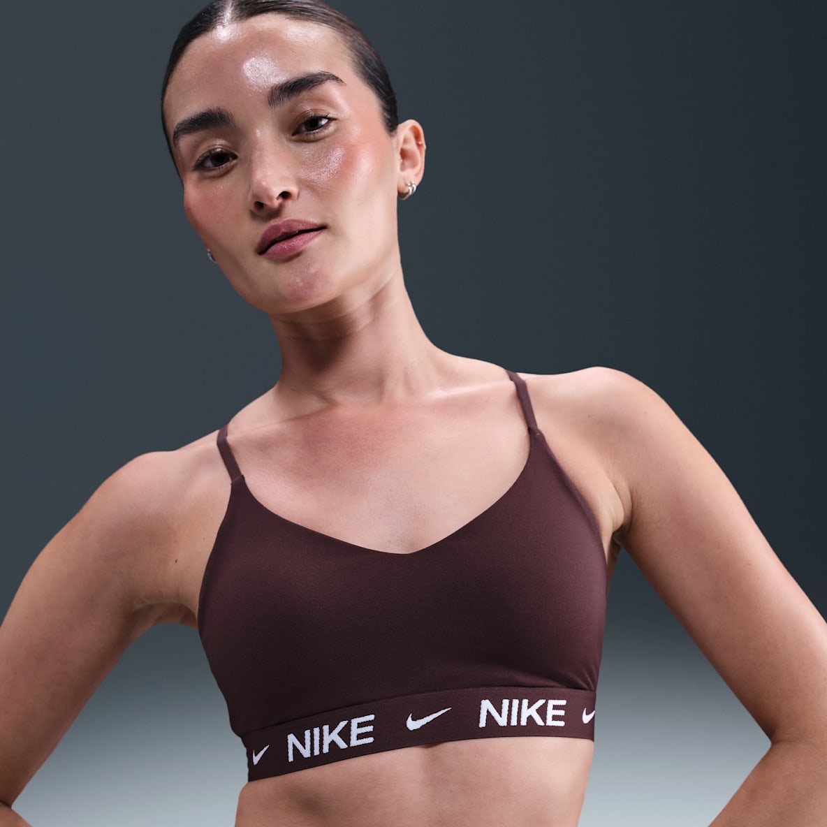 Nike Indy 女子可调节低强度支撑速干衬垫运动内衣