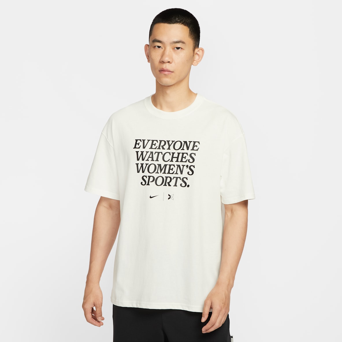 Everyone Watches Women's Sports Nike by TOGETHXR 球迷T恤