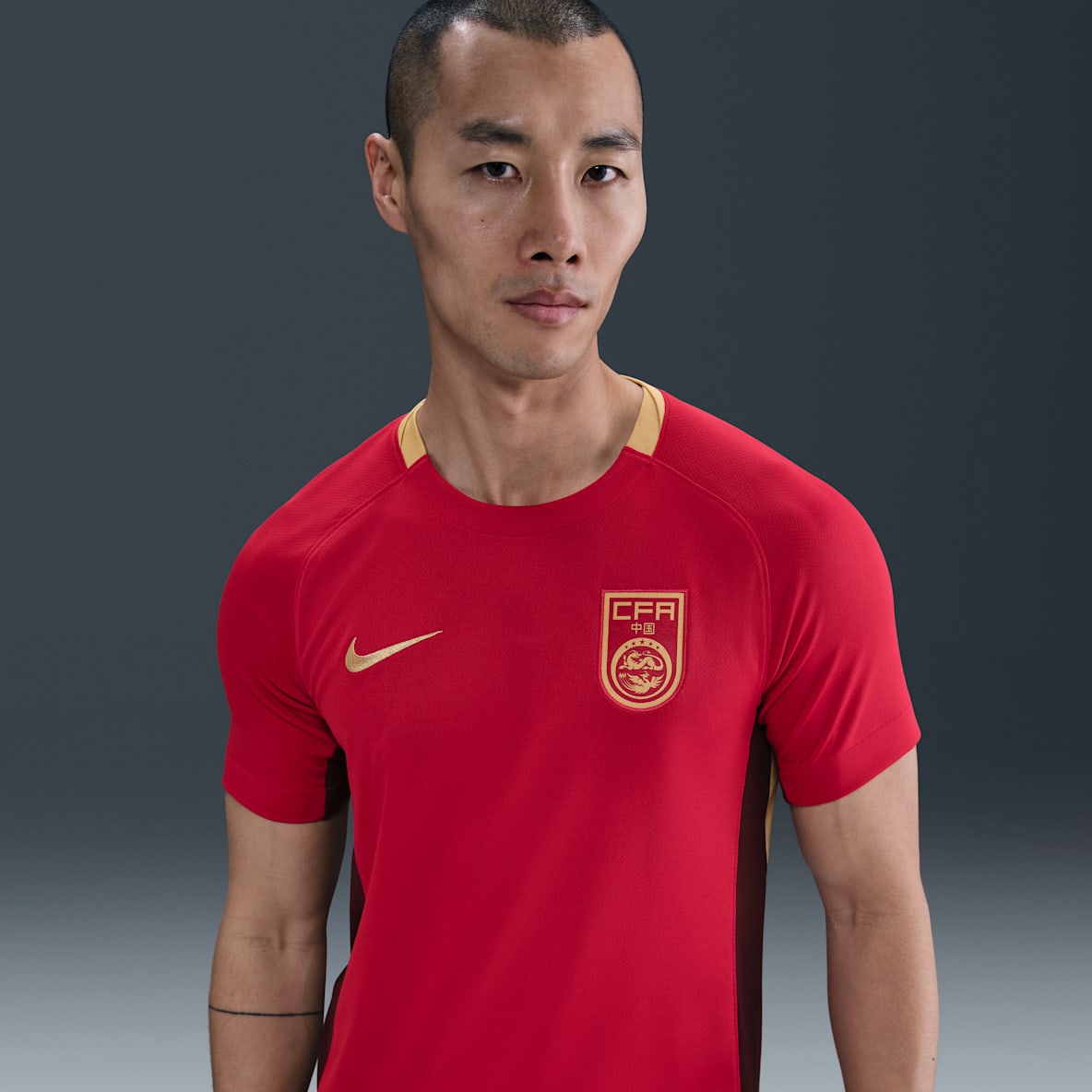 2025 赛季中国队主场球迷版 2025 赛季中国队主场球迷版 Nike Dri-FIT 男子速干足球球衣