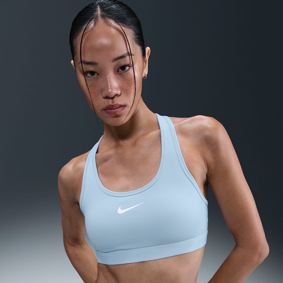 Nike Swoosh 女子中强度支撑速干衬垫运动内衣
