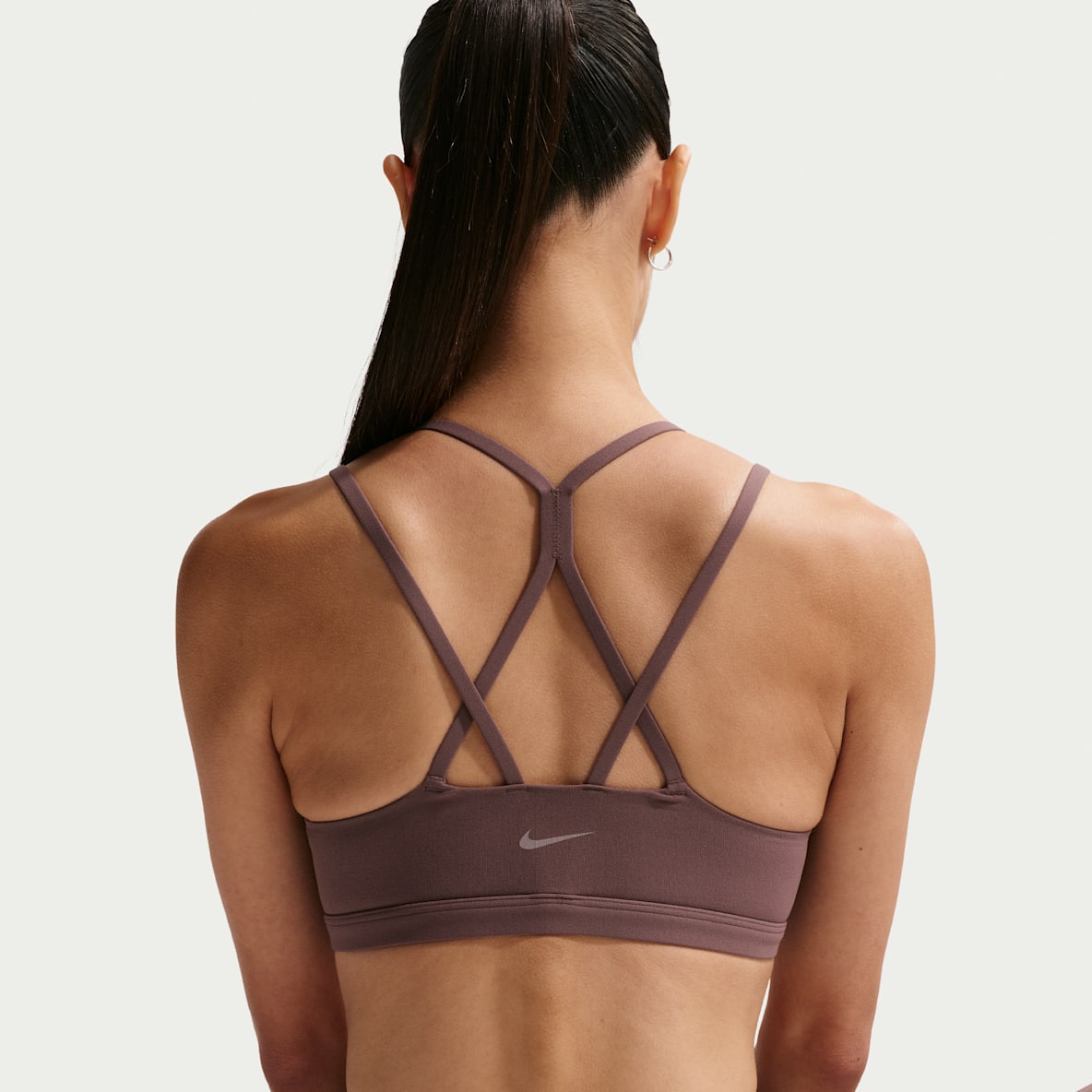Nike Zenvy Strappy 女子低强度支撑速干衬垫运动内衣