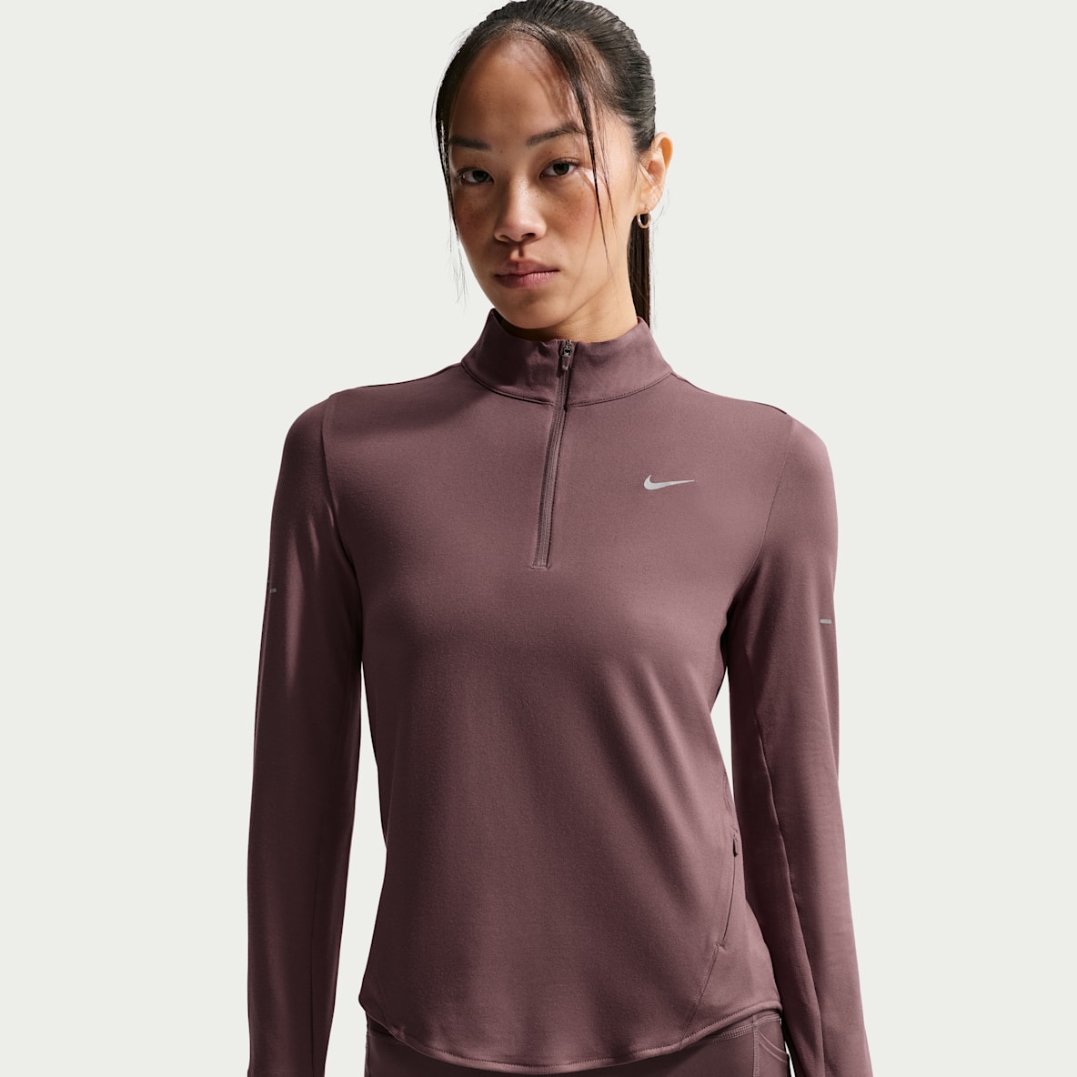 Nike Swift Dri-FIT 女子防晒速干跑步上衣