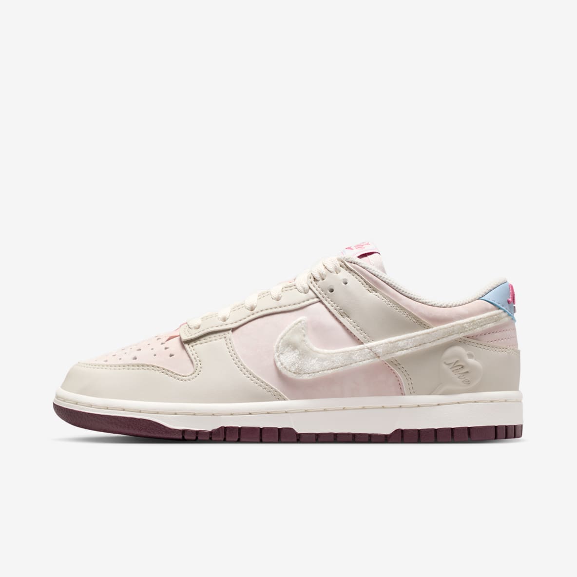 Nike Dunk Low 女子运动鞋