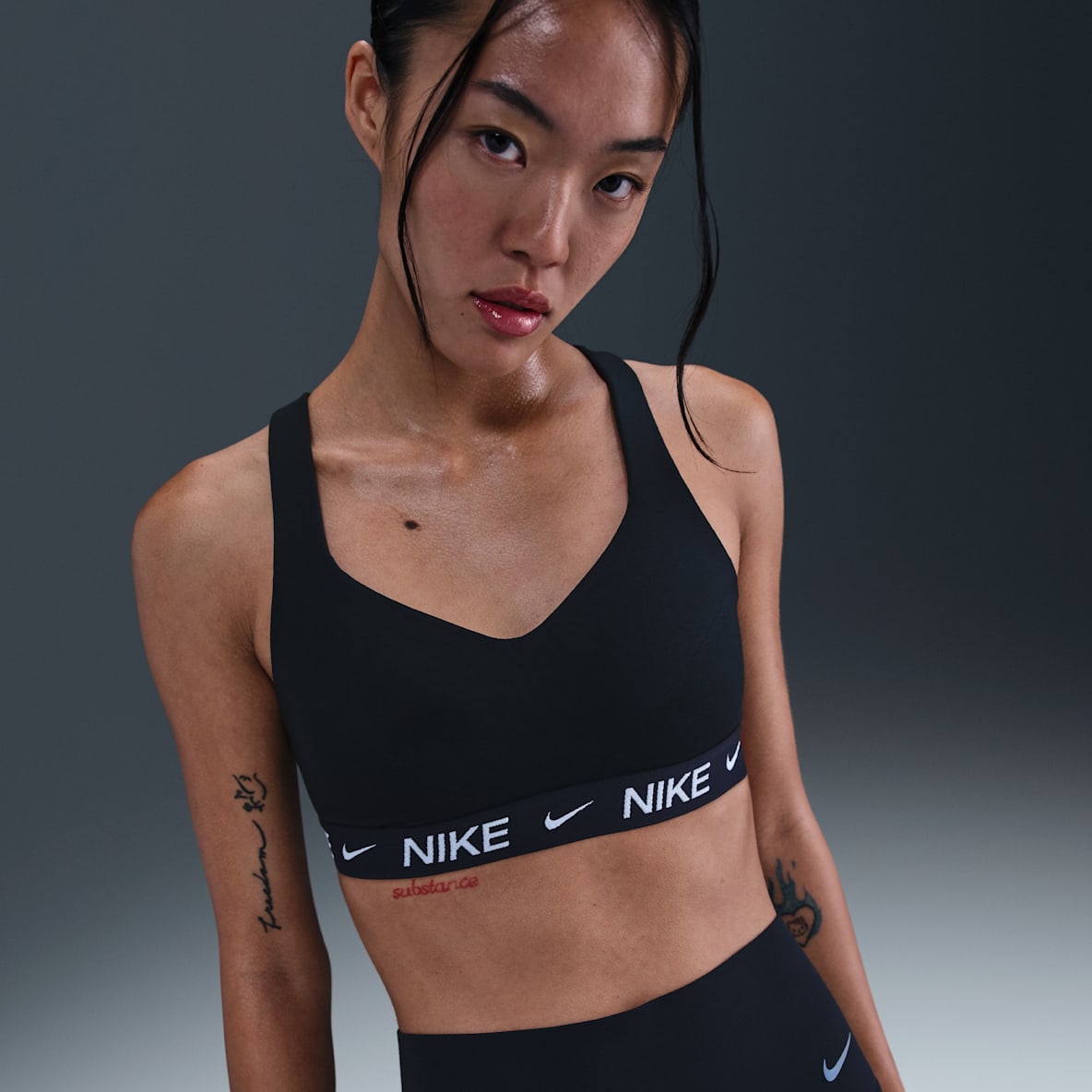Nike Indy 女子高强度支撑速干衬垫可调节运动内衣