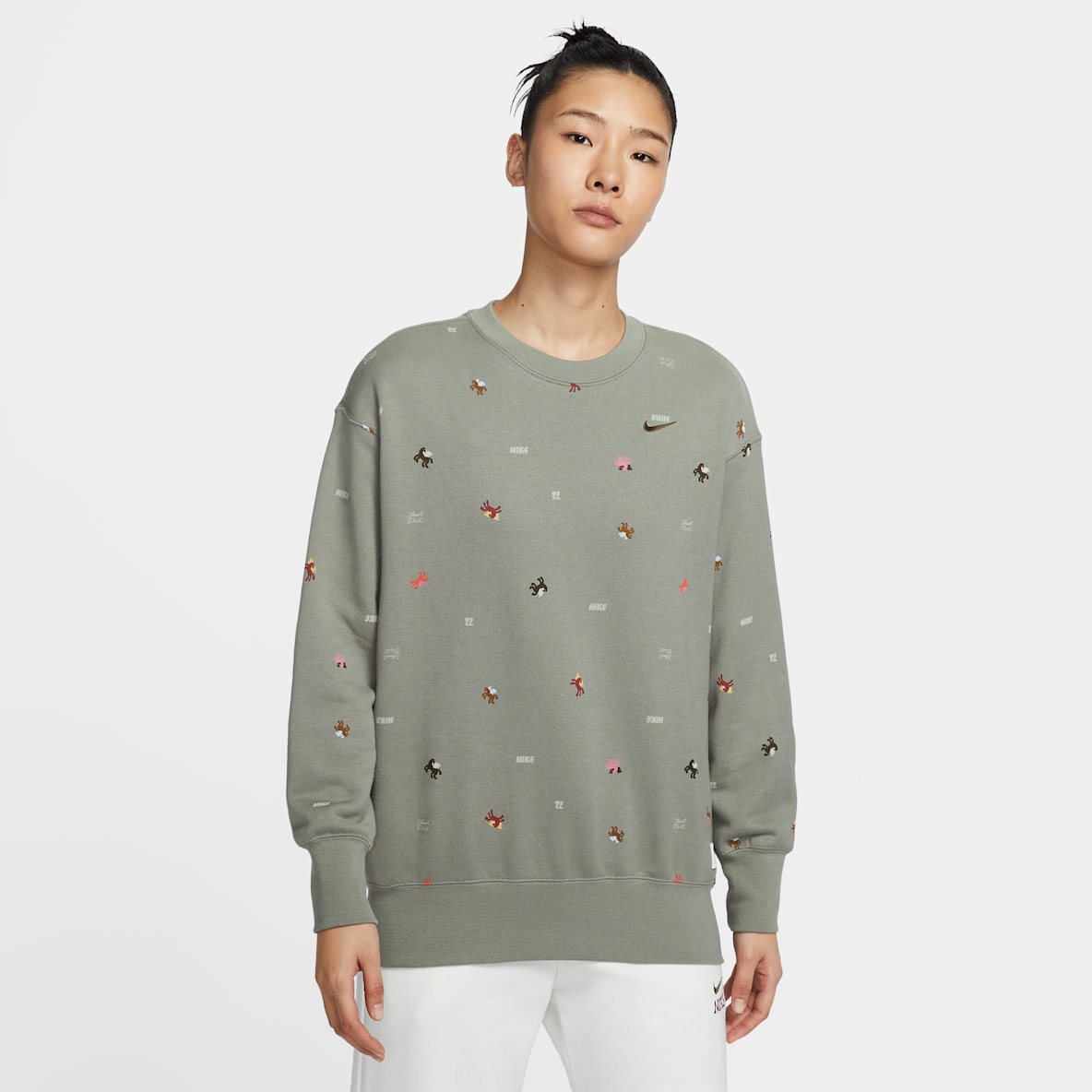 Nike Sportswear 马年限定脱缰系列 Nike Sportswear 马年限定脱缰系列 新年款女子 Oversize 风圆领运动衫