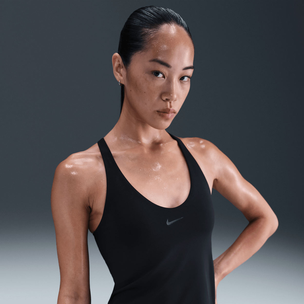 Nike Universa 女子中强度支撑速干衬垫运动内衣式背心