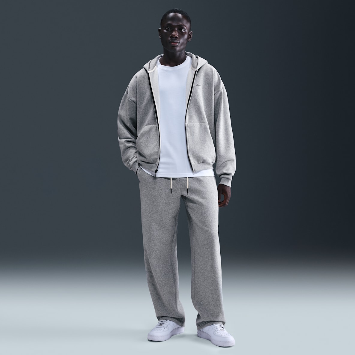 Nike Standard Issue Therma-FIT 耐克篮球小标系列男子加绒直筒篮球长裤