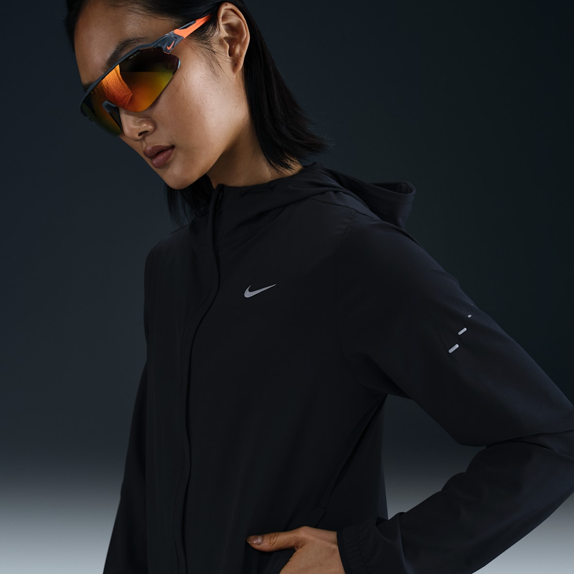 Nike Swift Repel 女子拒水可收纳跑步夹克