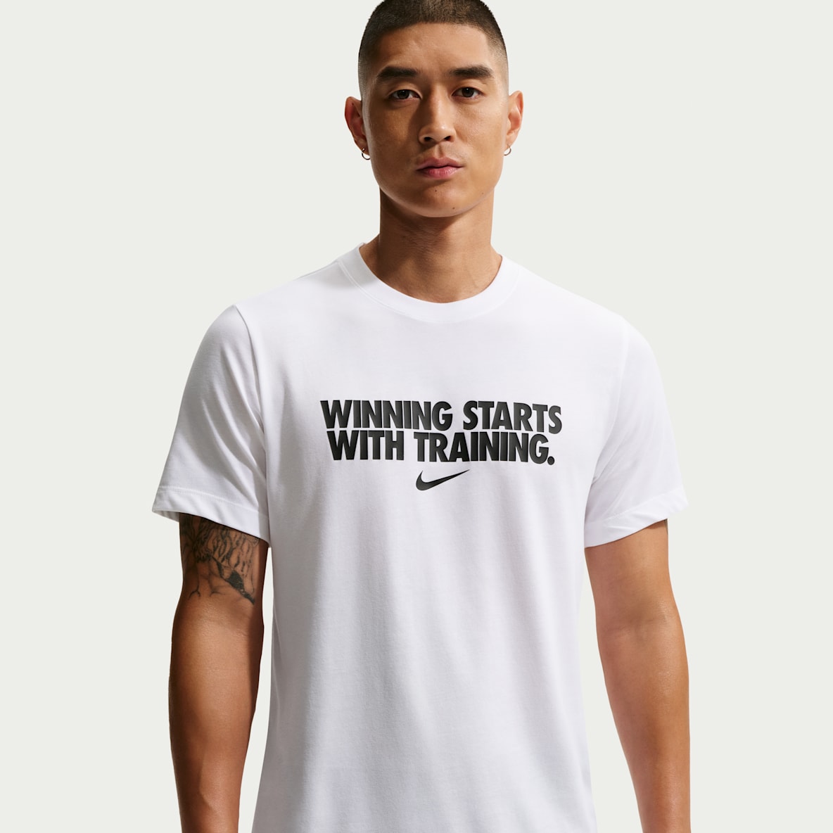 Nike Dri-FIT 男子速干T恤