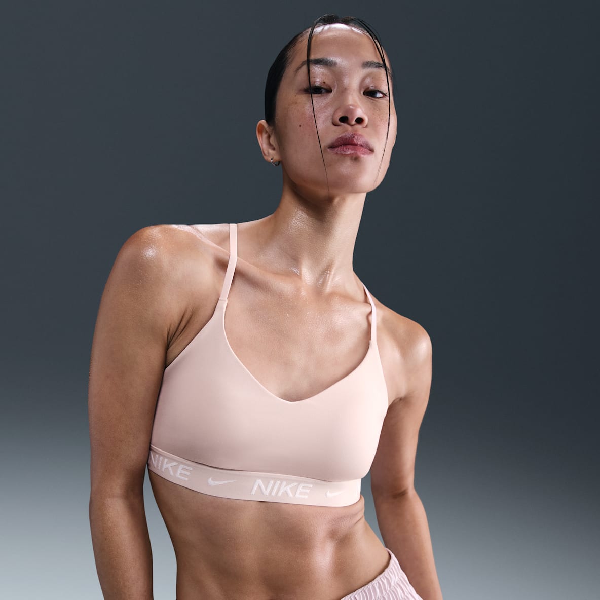 Nike Indy 女子可调节低强度支撑速干衬垫运动内衣