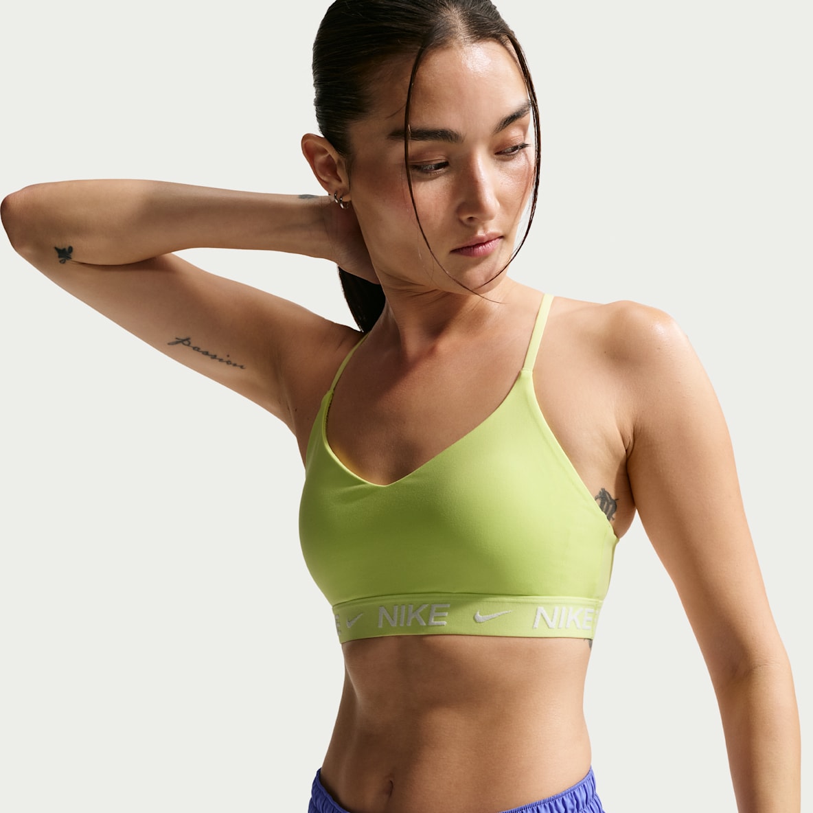 Nike Indy 女子可调节低强度支撑速干衬垫运动内衣