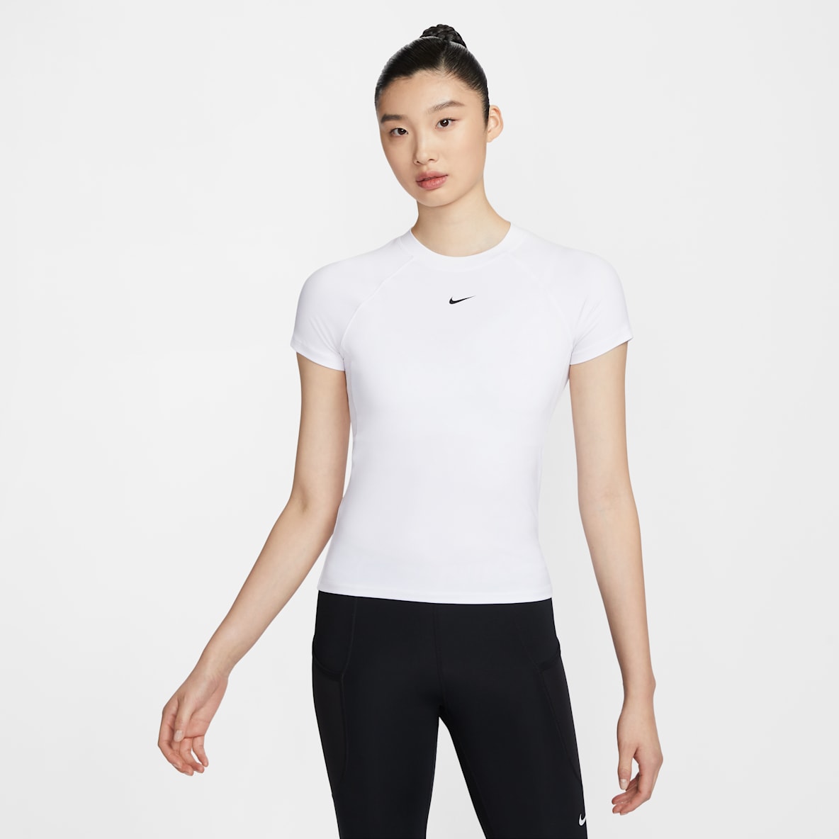Nike Pro Nike Pro Dri-FIT 女子速干紧身短袖训练上衣