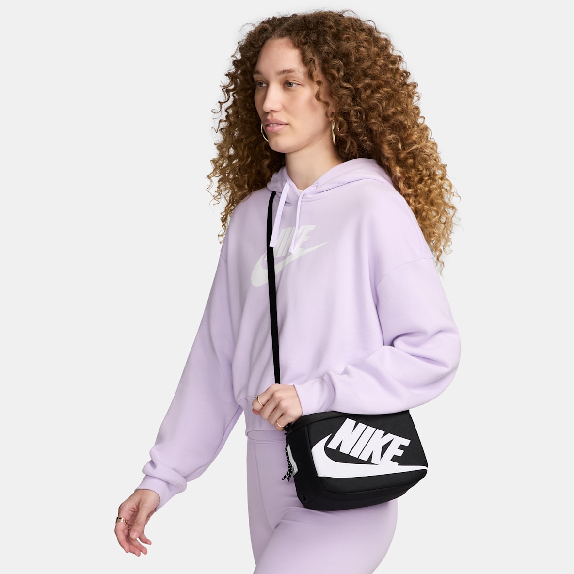 Nike 鞋盒式斜挎包