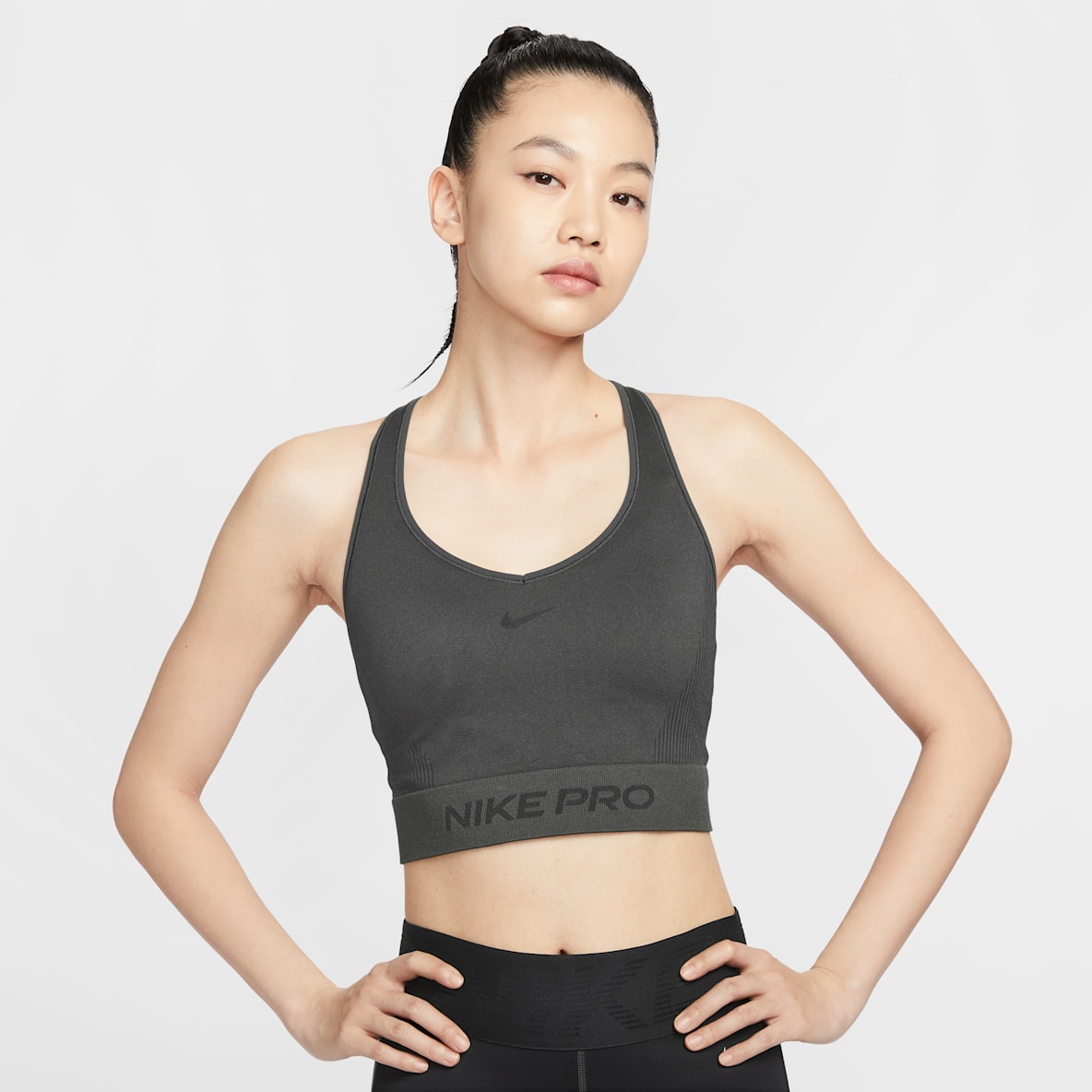 Nike Pro Dri-FIT 女子速干紧身训练短款背心