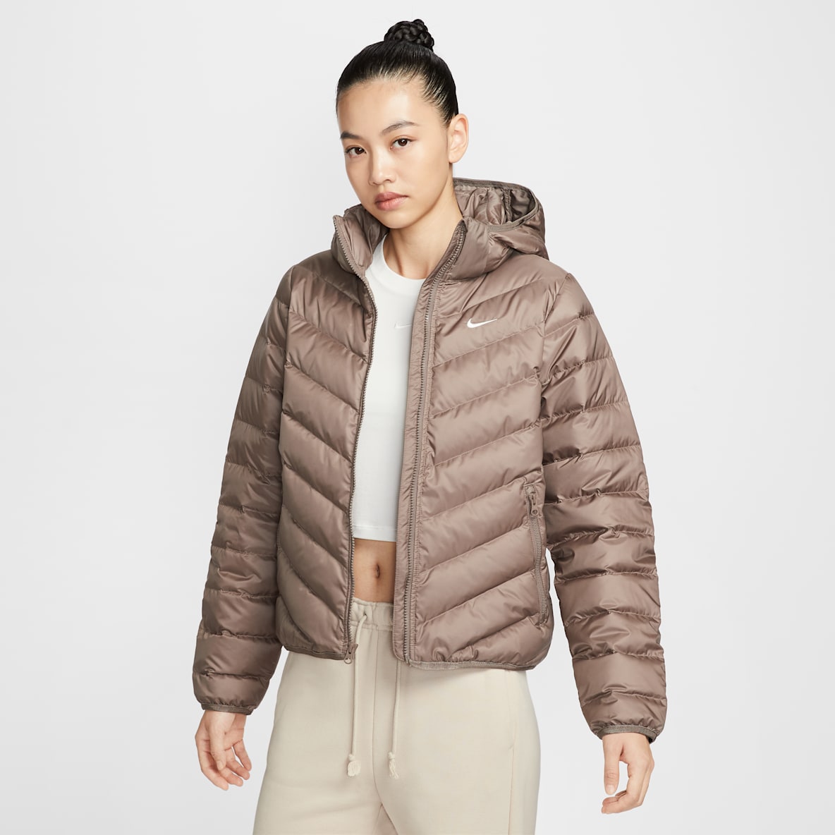 Nike Sportswear Windpuffer Therma-FIT 耐克暖风轻羽绒系列女子拒水羽绒连帽夹克