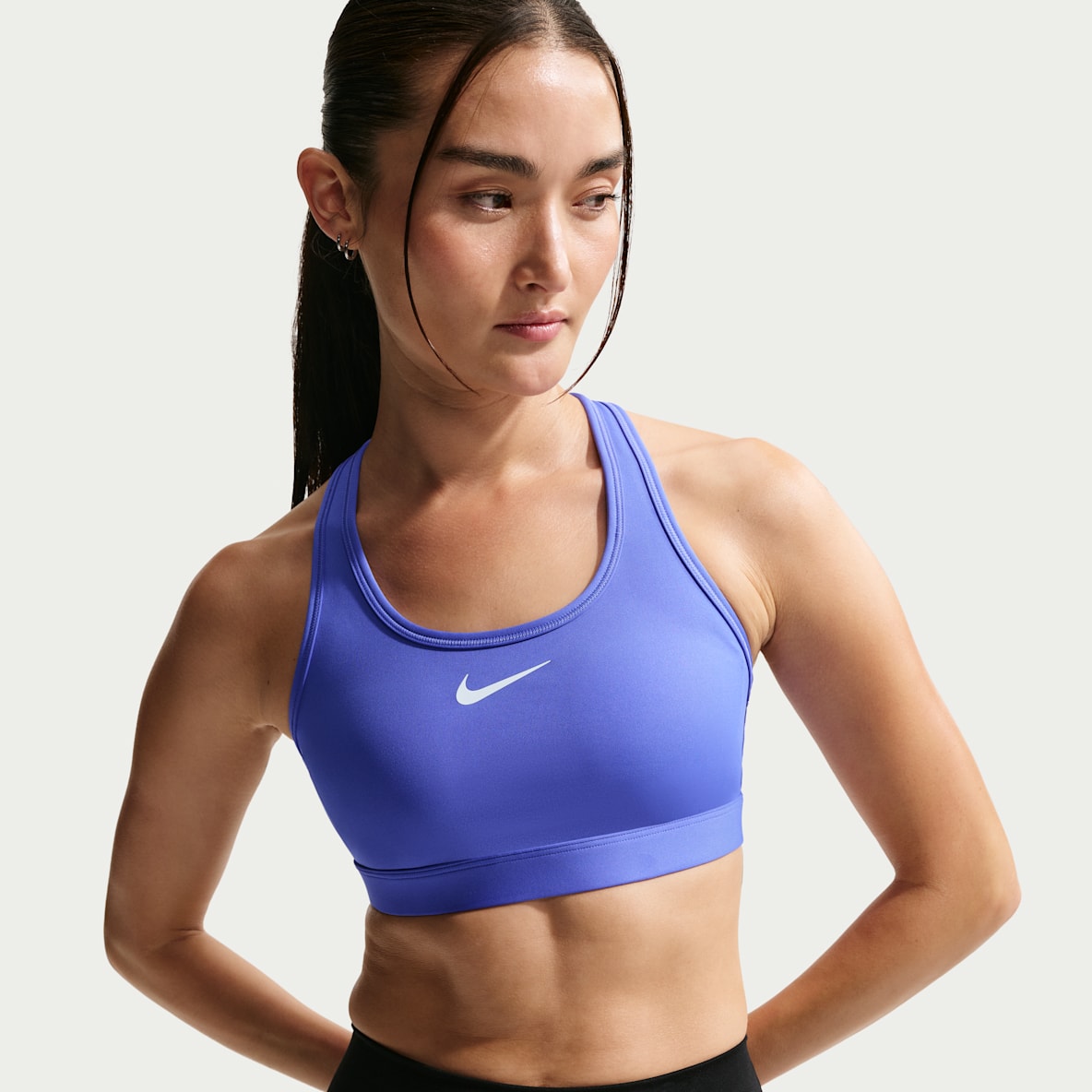 Nike Swoosh 女子中强度支撑速干衬垫运动内衣