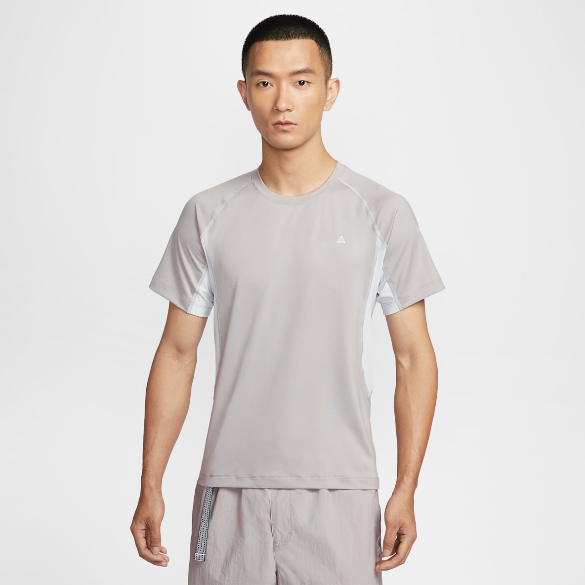 Nike ACG Dri-FIT 男子速干修身短袖运动上衣