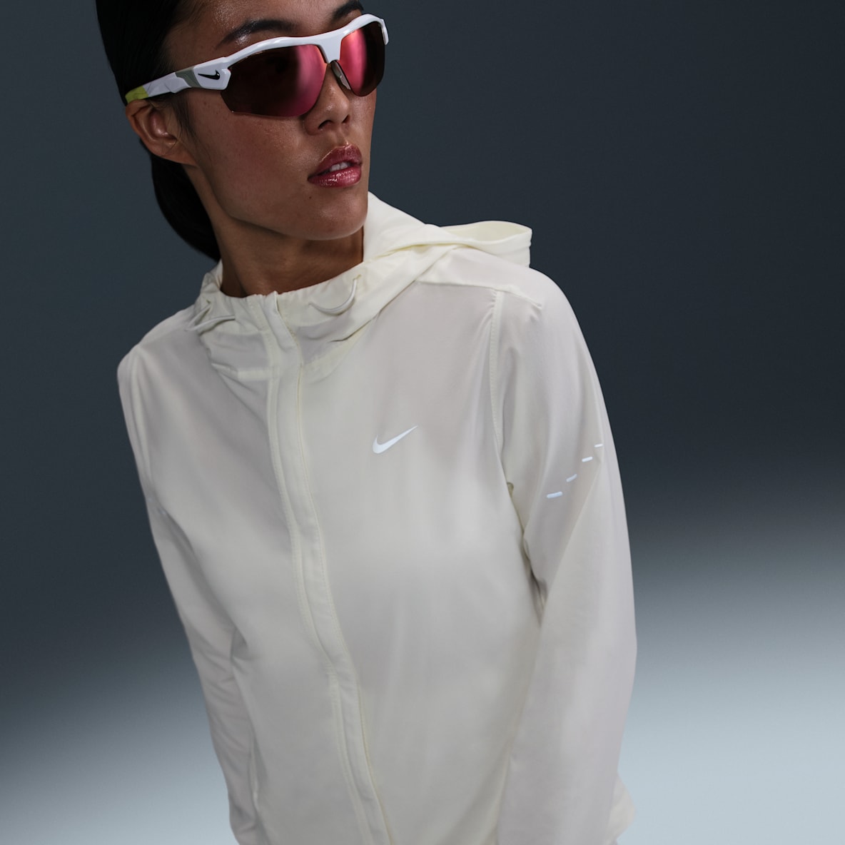 Nike Swift Repel 女子拒水可收纳跑步夹克