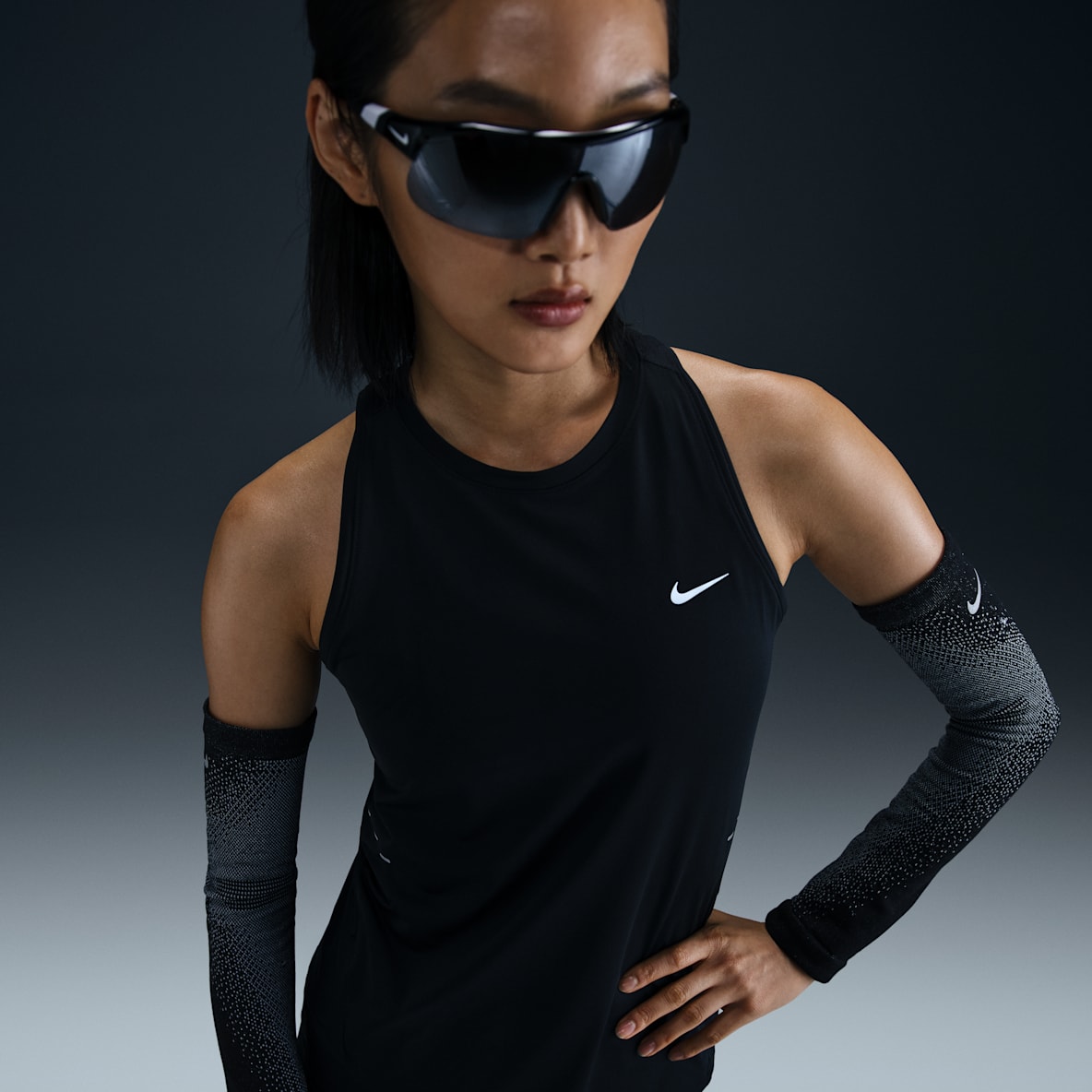 Nike Swift Dri-FIT 女子速干跑步背心