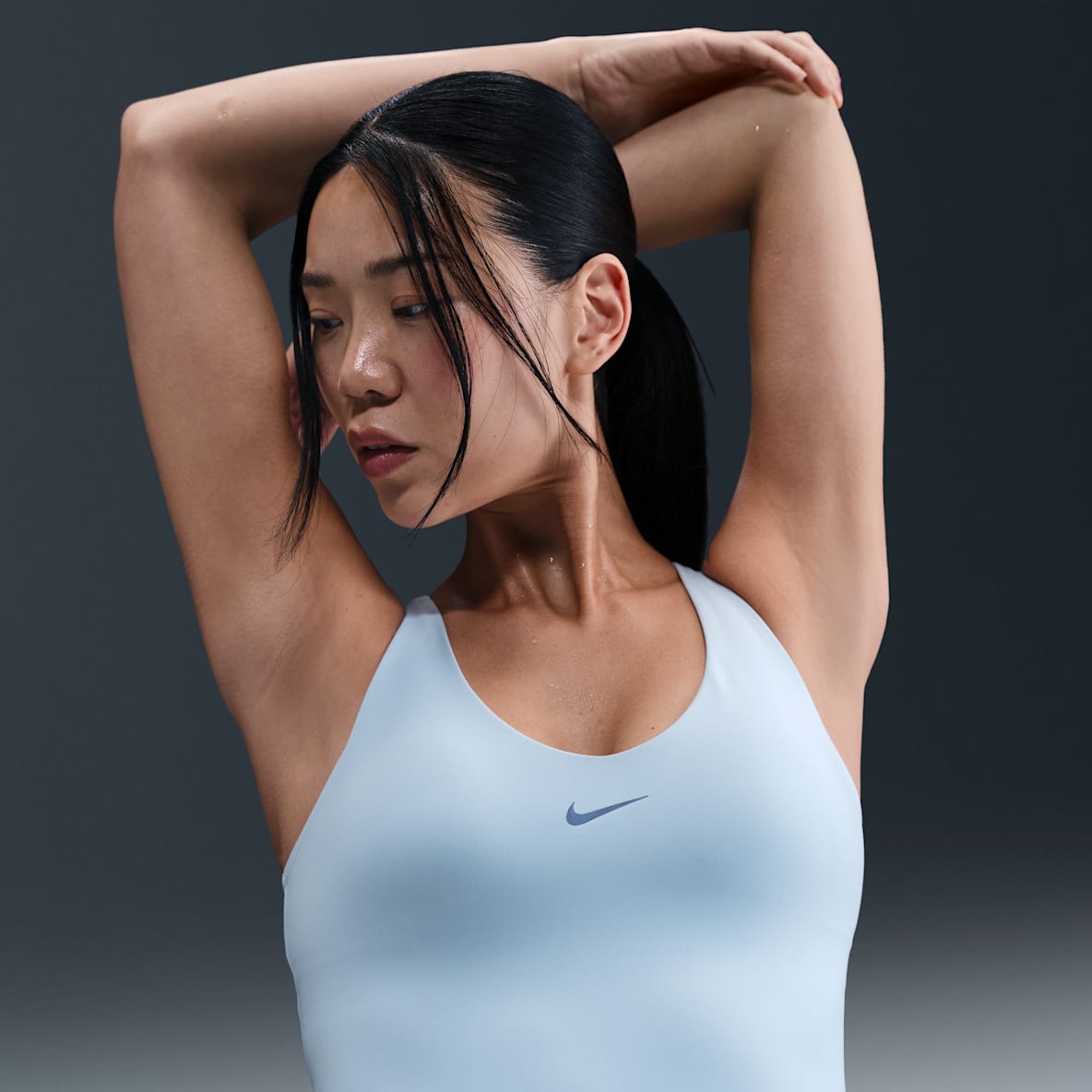 Nike Universa 女子中强度支撑速干衬垫运动内衣式背心