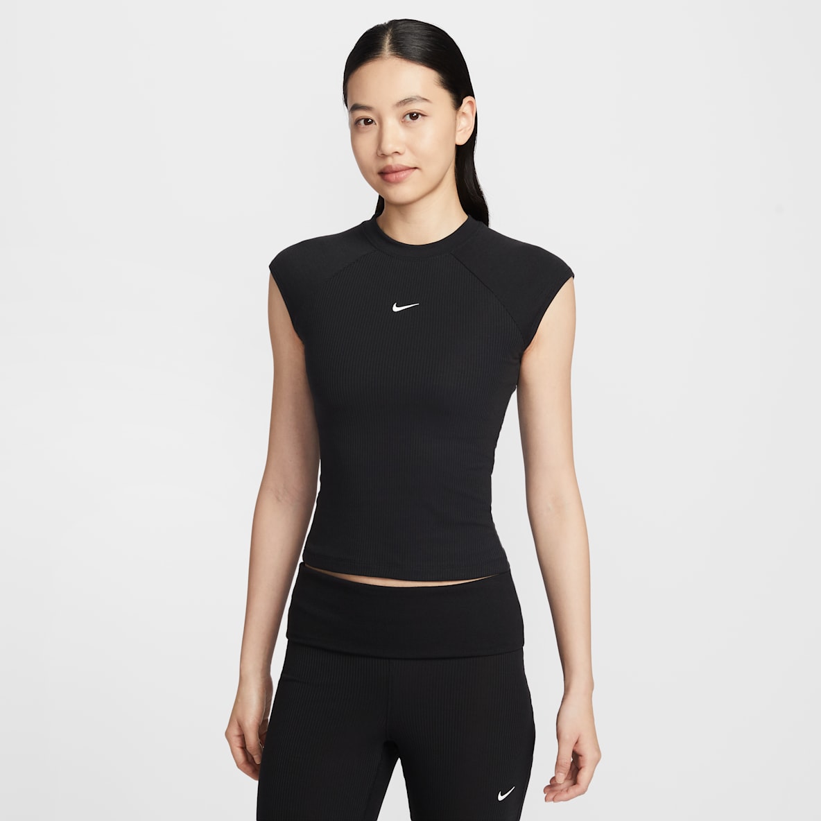 Nike Sportswear Chill Knit 女子紧身短袖罗纹上衣