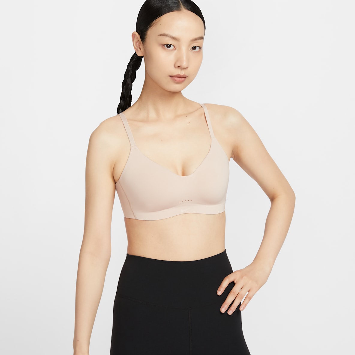 Nike Alate Minimalist 女子低强度支撑衬垫可调节速干运动内衣