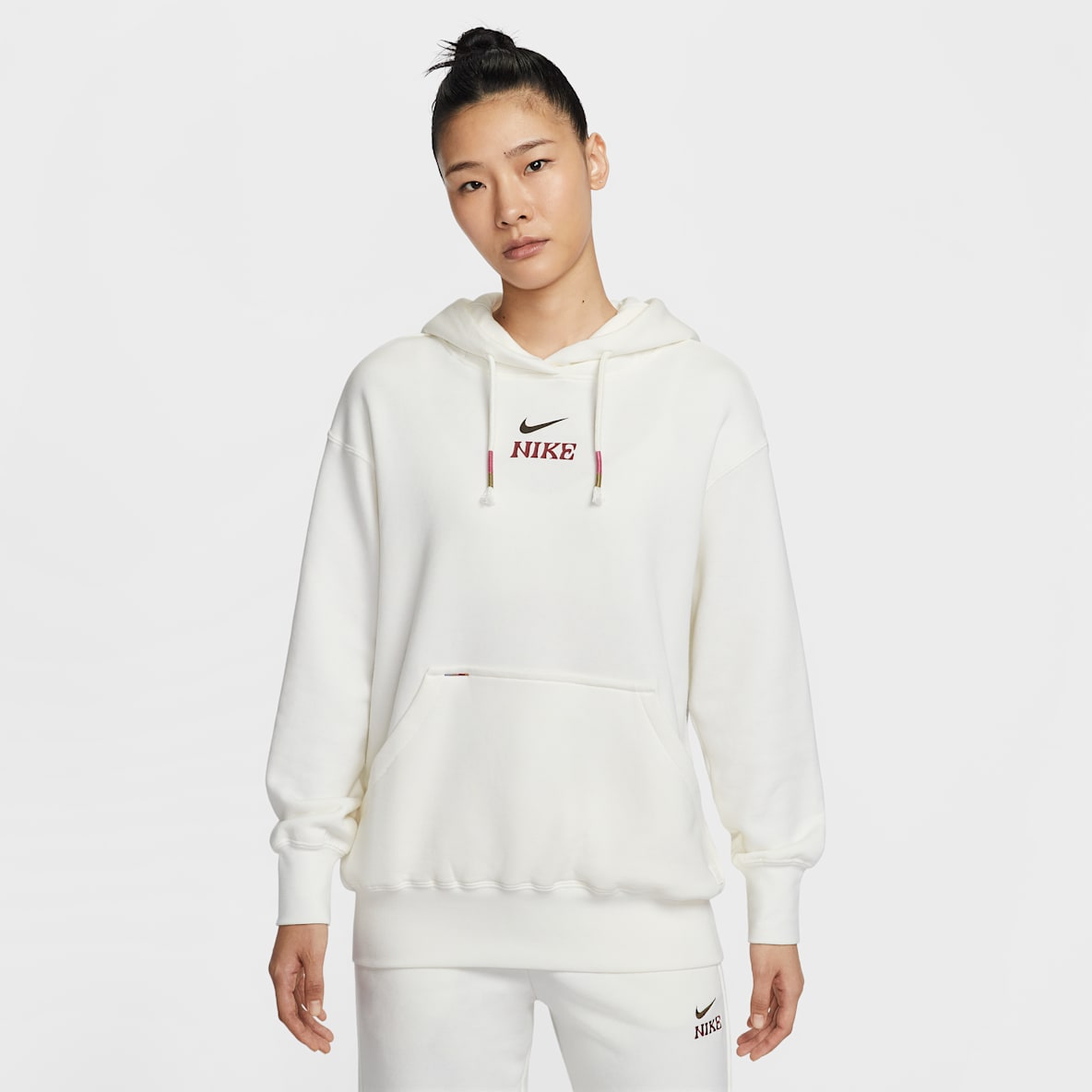 Nike Sportswear 马年限定脱缰系列 Nike Sportswear 马年限定脱缰系列 新年款女子 Oversize 风套头针织连帽衫