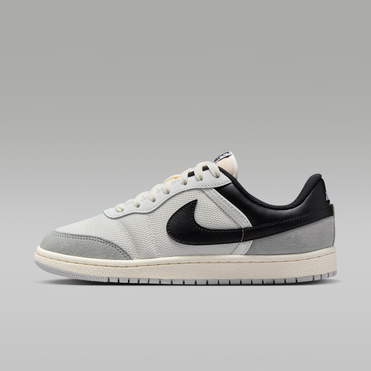 Air Jordan Skyline Low 女子运动鞋