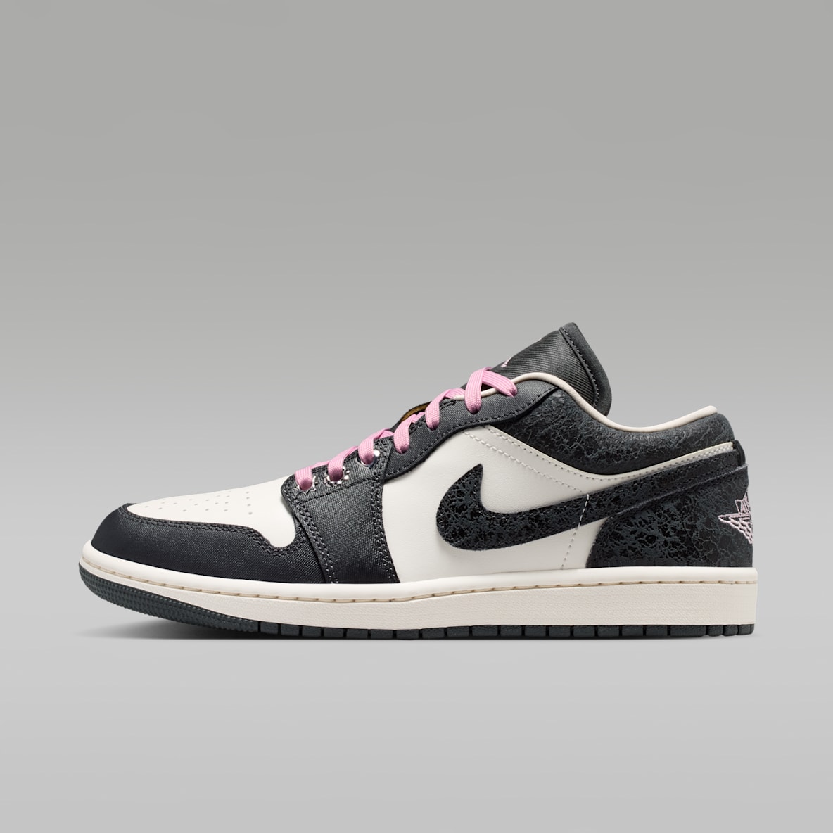 Air Jordan 1 Low SE Air Jordan 1 Low SE 女子运动鞋