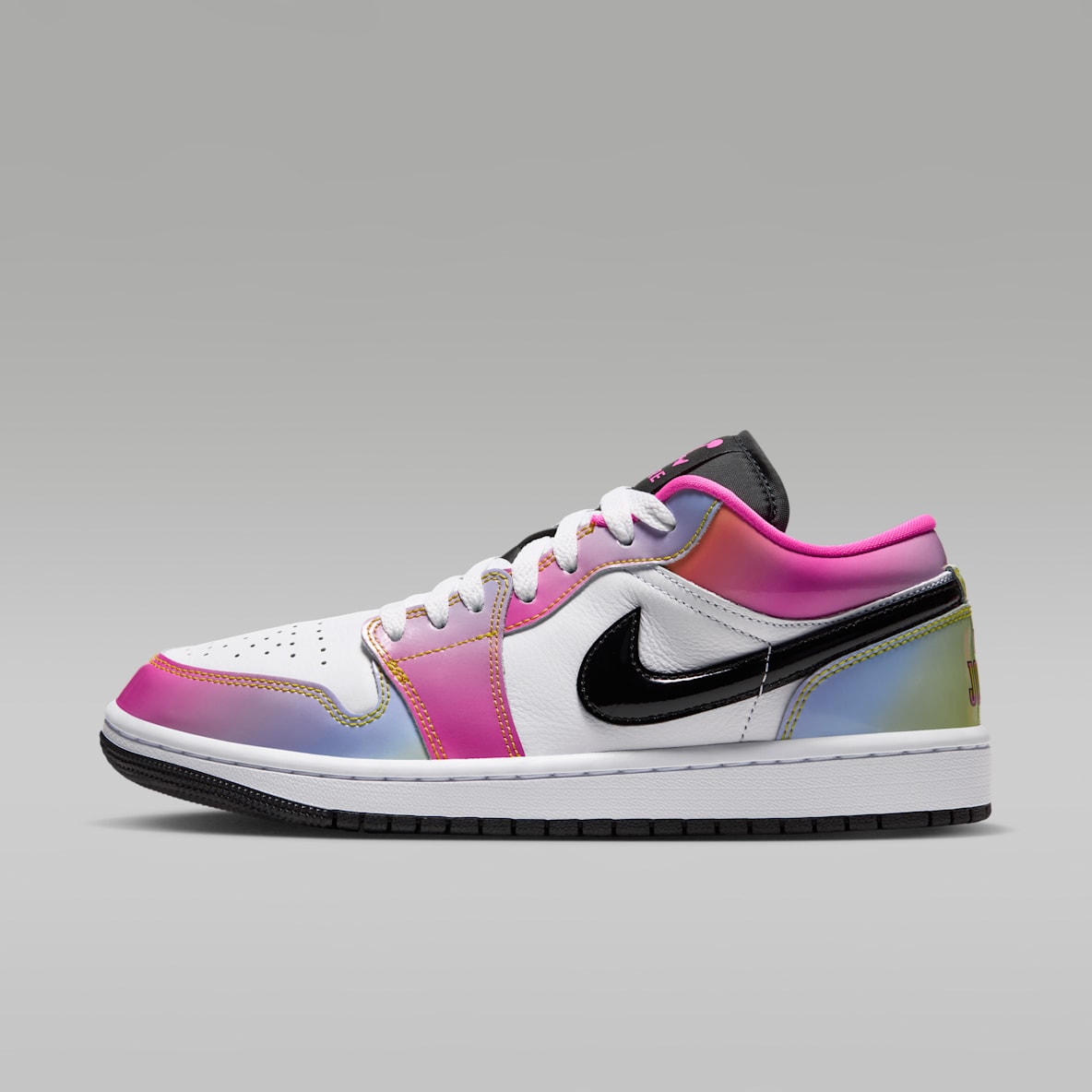 Air Jordan 1 Low SE "罗拉兔" 空中大灌篮系列女子运动鞋