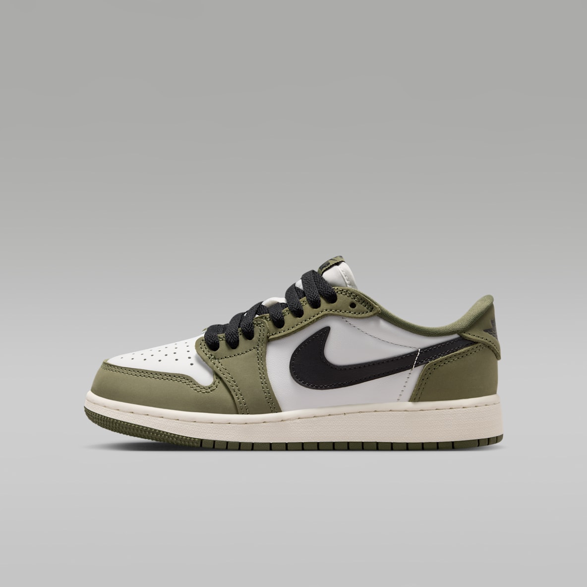 Air Jordan 1 Retro Low "Medium Olive" Air Jordan 1 Retro Low "Medium Olive" 复刻大童运动鞋