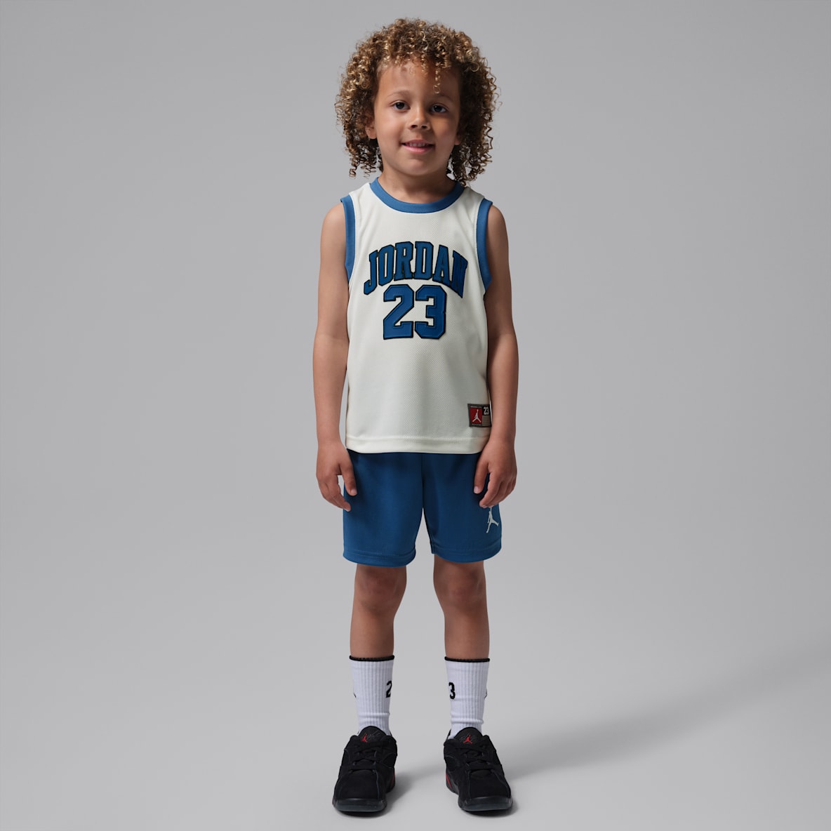 Jordan 23 婴童球衣和短裤套装