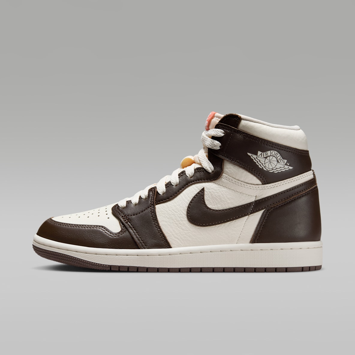 Air Jordan 1 Retro High OG "Baroque Brown and Sail" Air Jordan 1 Retro High OG "Baroque Brown and Sail" 复刻女子运动鞋