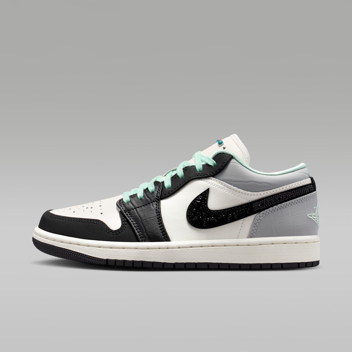 Air Jordan 1 Low 女子运动鞋