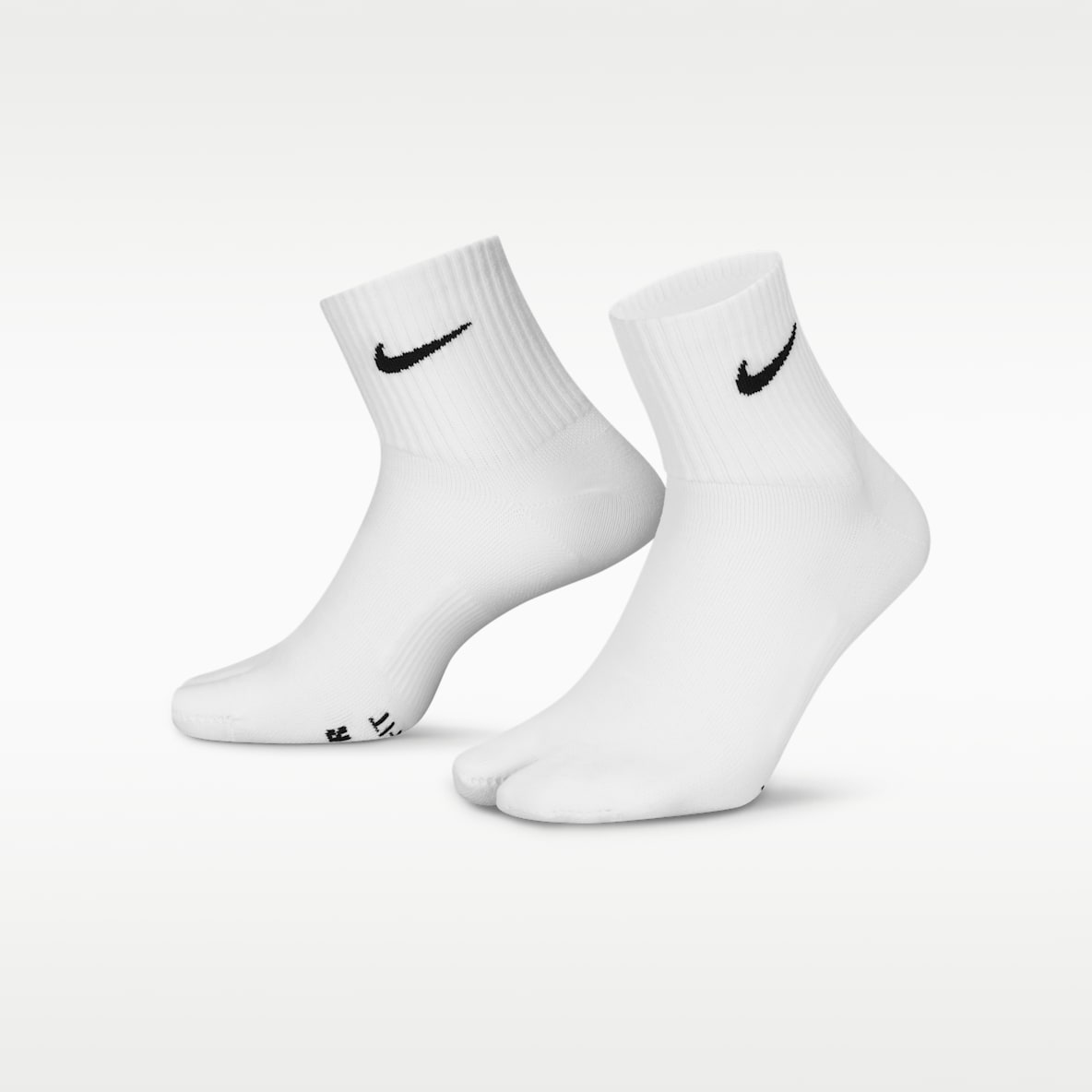 Nike Everyday Plus "Rift" 轻便型速干分趾式运动短袜(1 双)