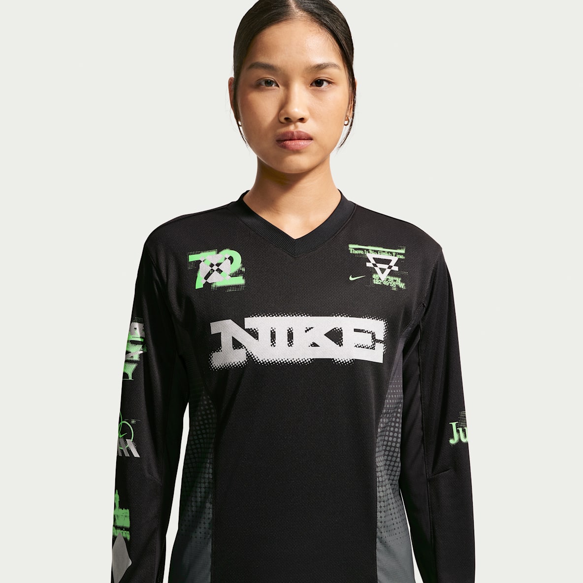 Nike Swift 女子速干长袖跑步上衣