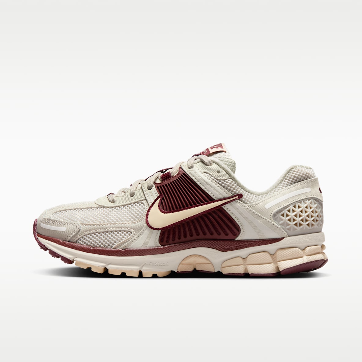 Nike Zoom Vomero 5 Nike Zoom Vomero 5 耐克迈柔女子运动鞋