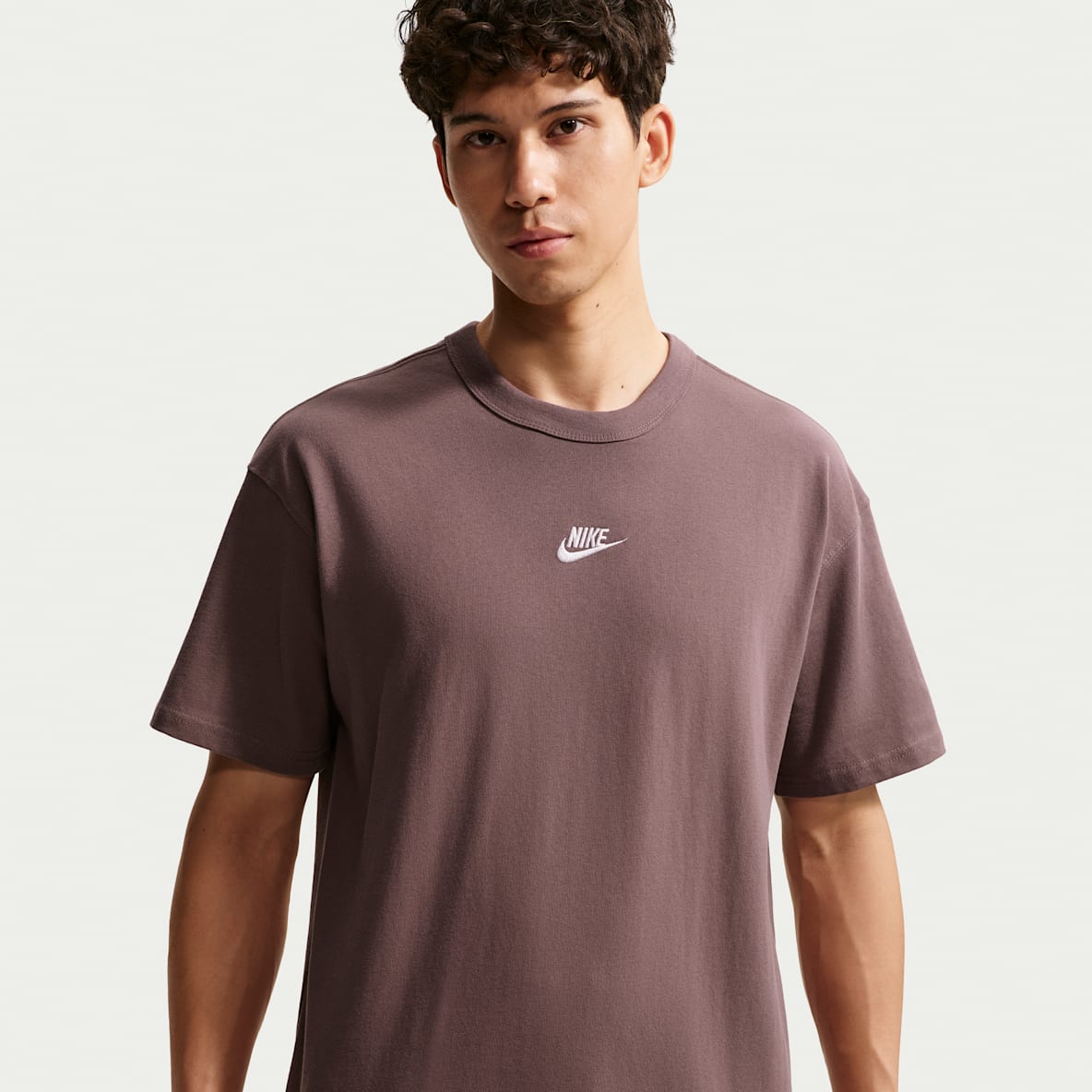 Nike Sportswear Premium Essentials 男子短袖T恤