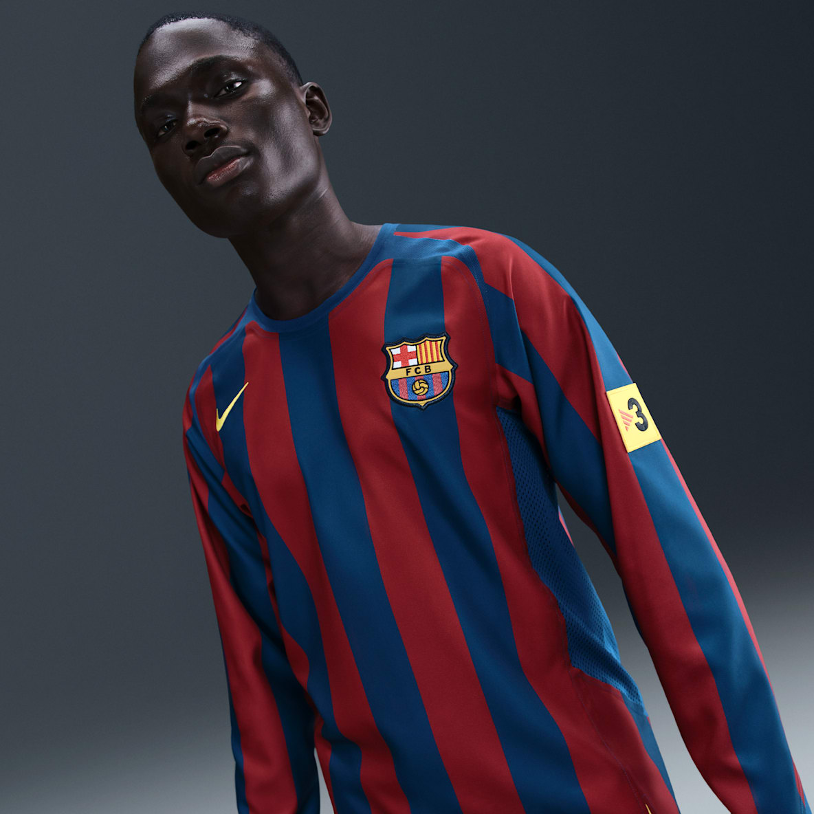 巴萨罗纳尔迪尼奥 2005/06 Reissue 球迷版 Nike 男子速干足球长袖球衣