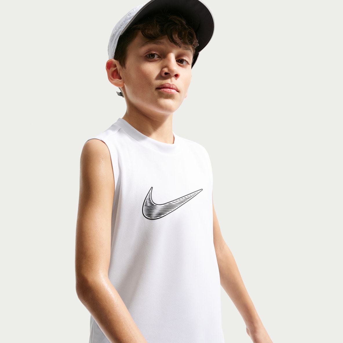 Nike Multi Dri-FIT 大童（男孩）速干无袖上衣