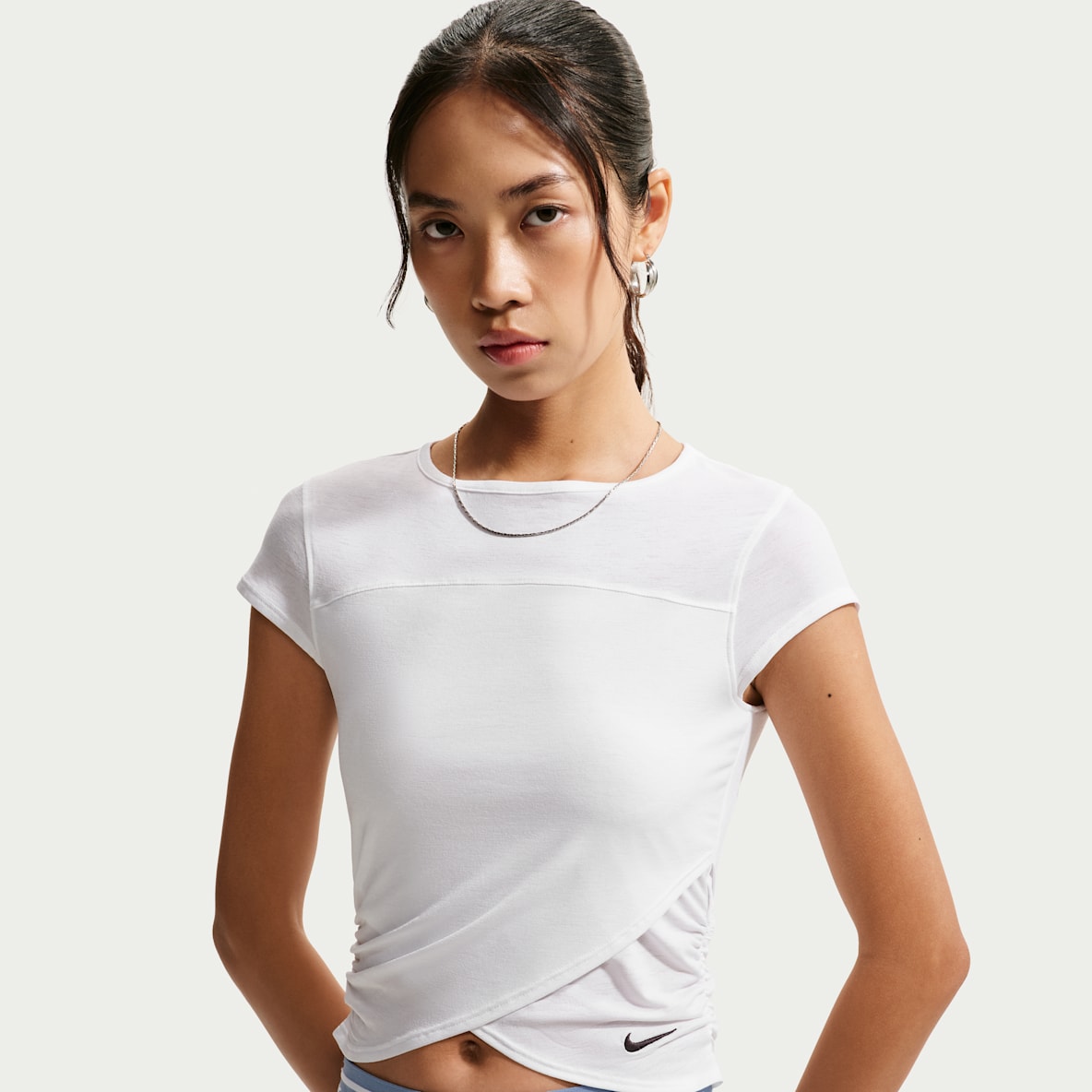 Nike Sportswear 女子修身交叠式短袖上衣