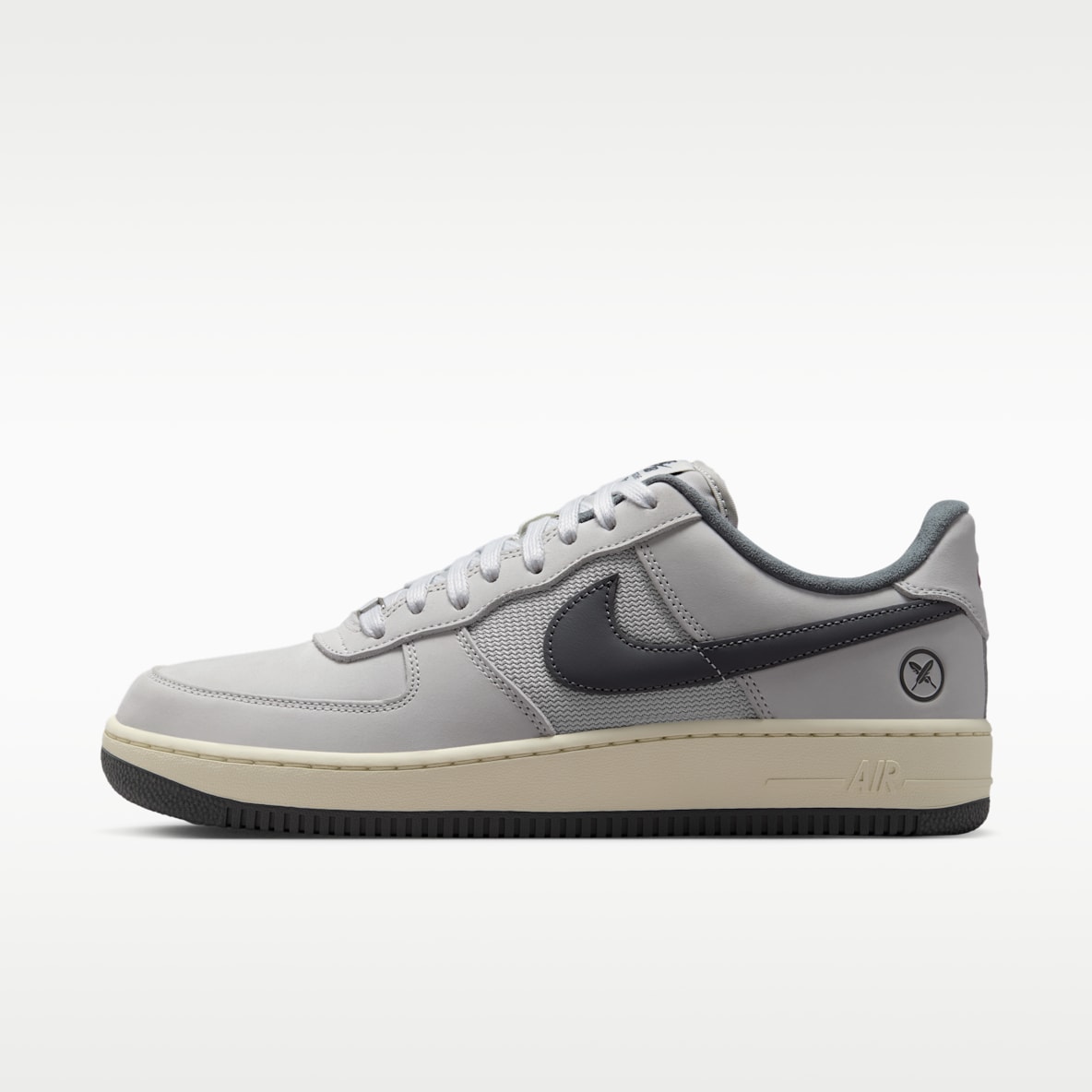 Nike SB Air Force 1 x Yuto 男子滑板鞋