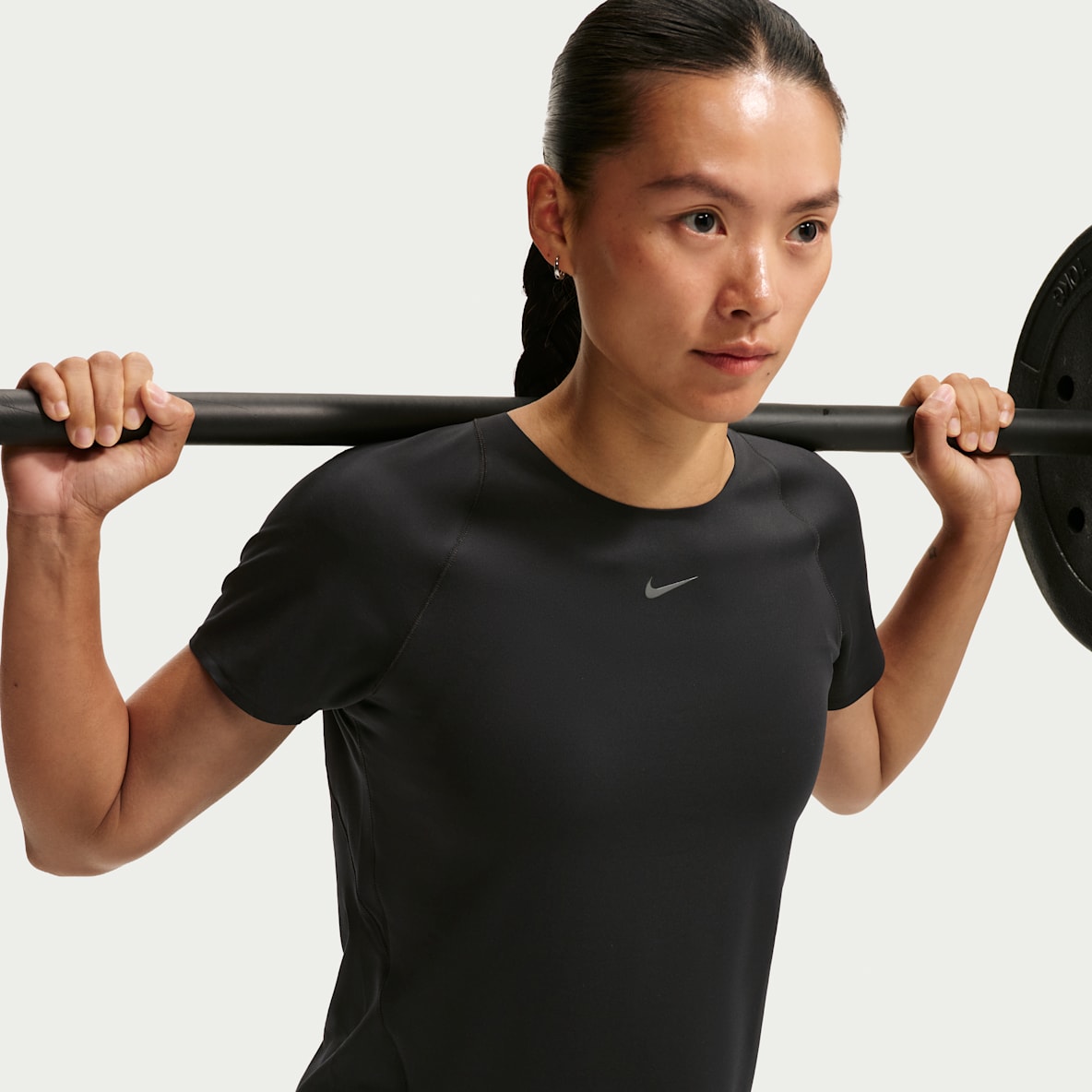 Nike Universa Dri-FIT 女子速干短袖上衣